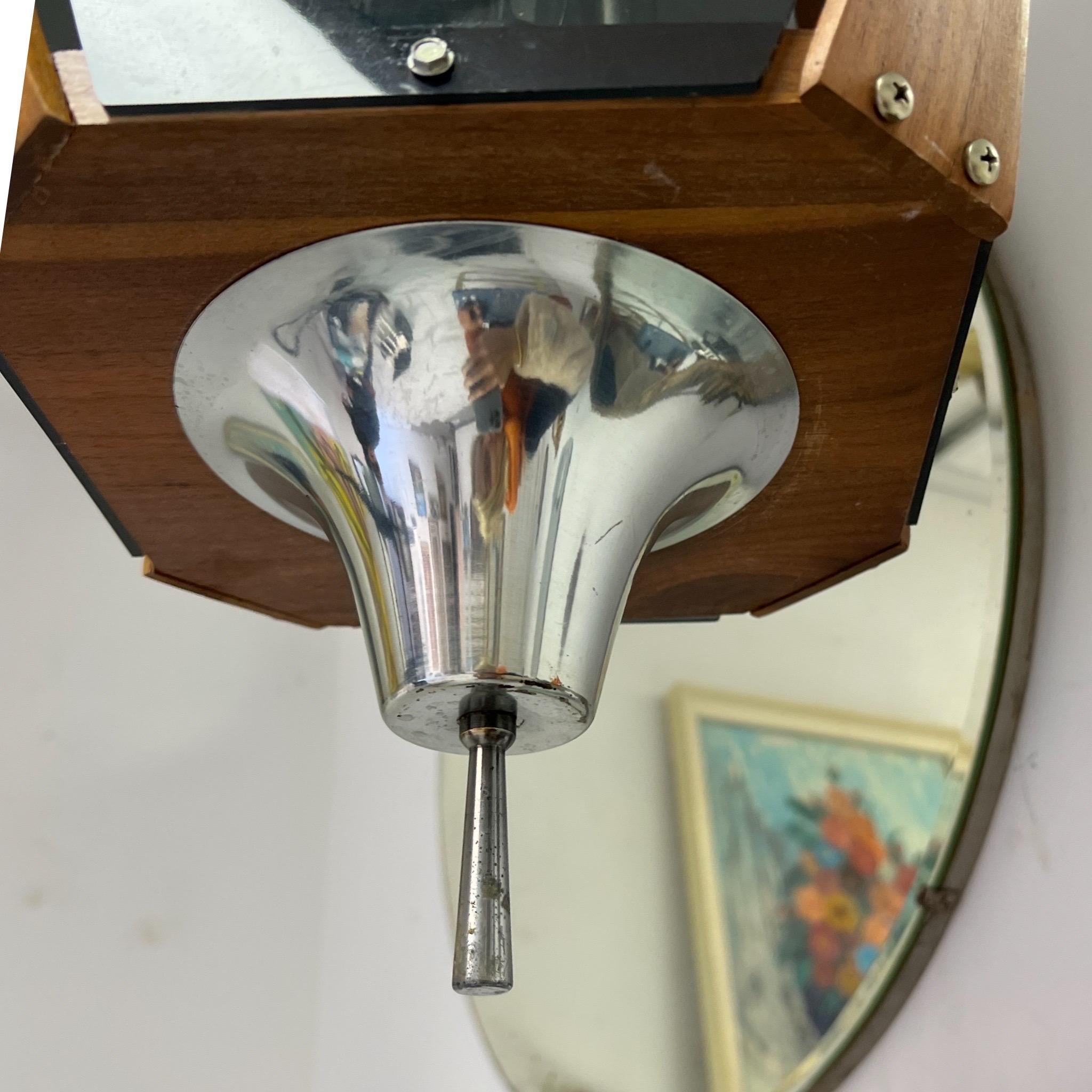 Américain Suspension Vintage Mid-Century Modern Acrylique Fumé, Noyer et Chrome en vente