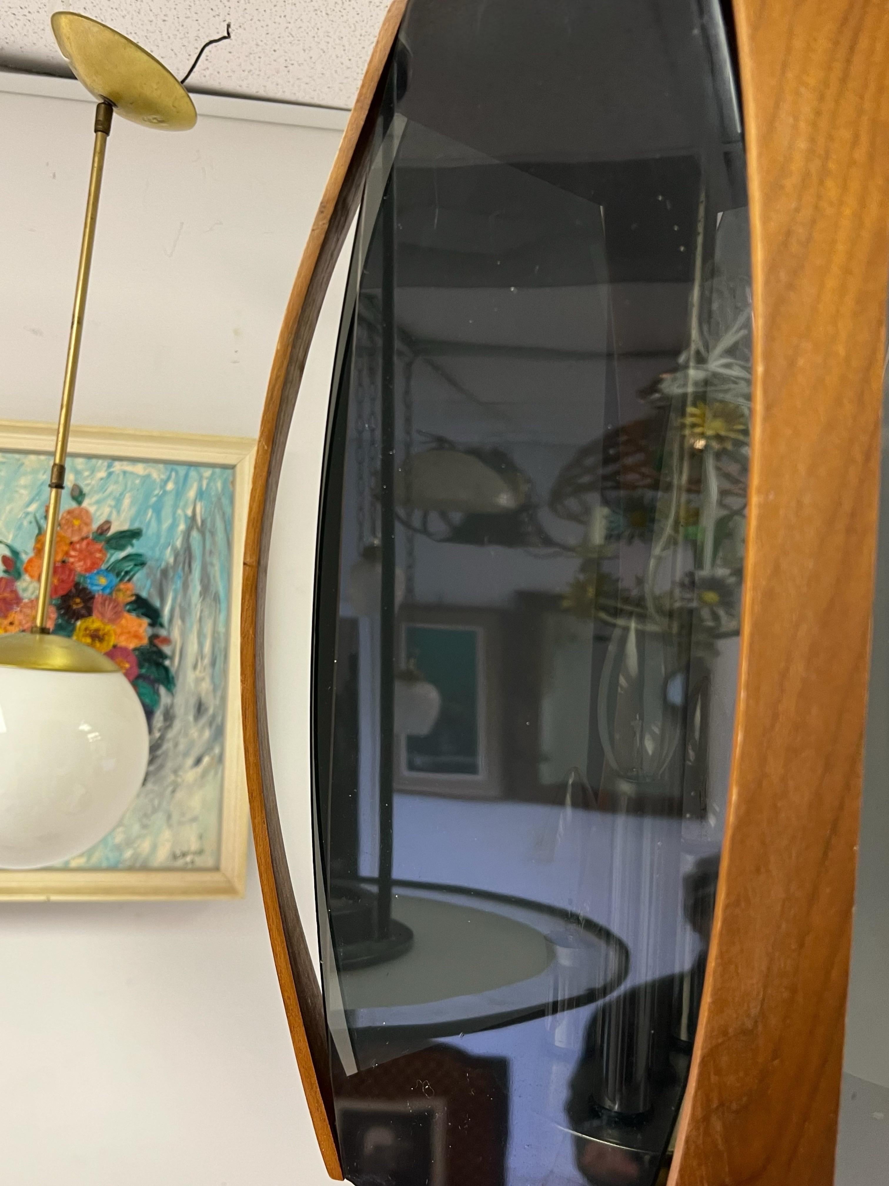 Suspension Vintage Mid-Century Modern Acrylique Fumé, Noyer et Chrome en vente 1