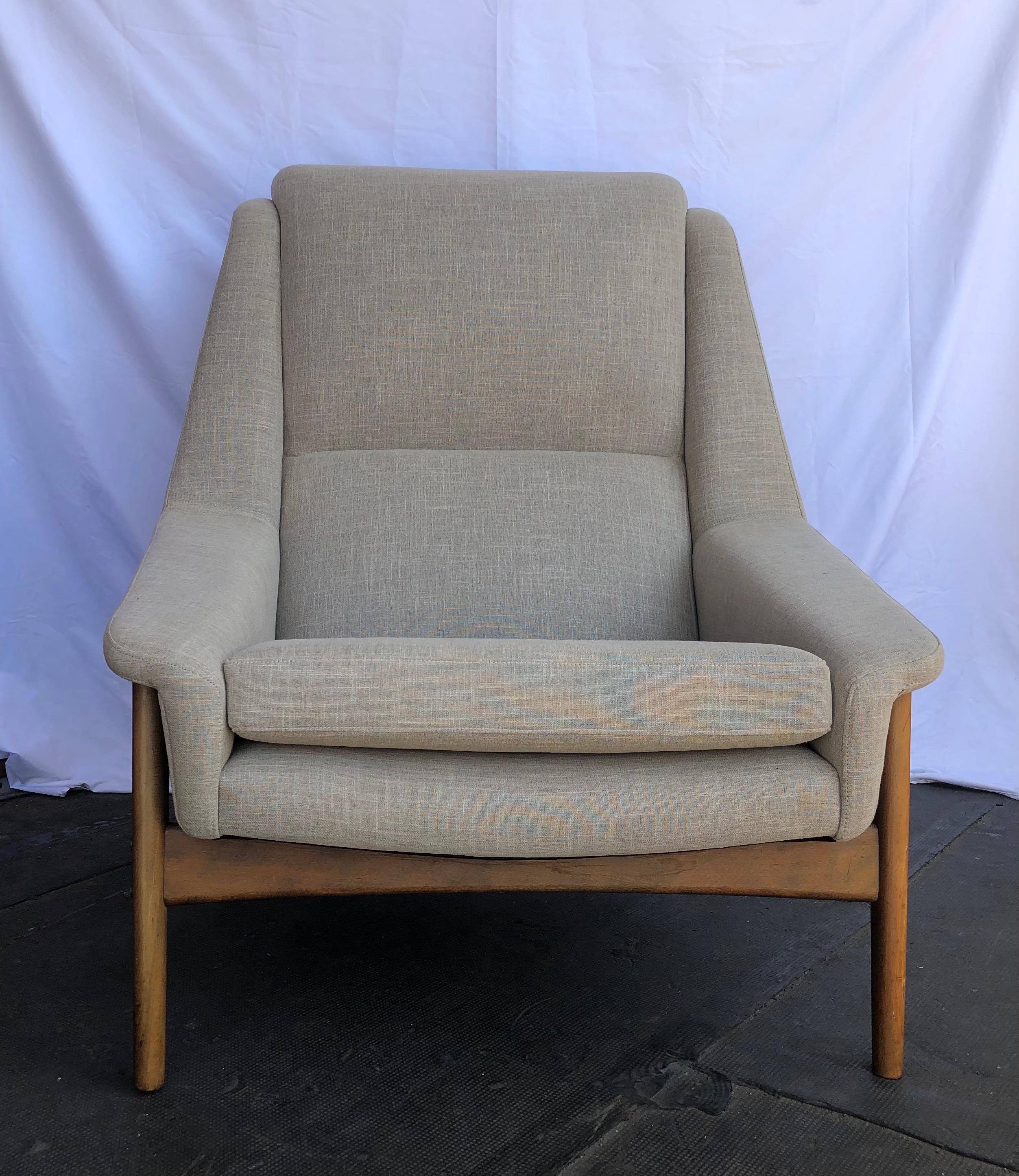 dux lounge chair