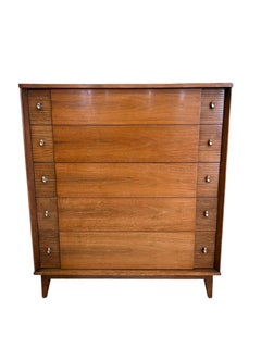 Vintage Mid Century Modern Solid 5- Drawer Dresser Dovetailed Drawers