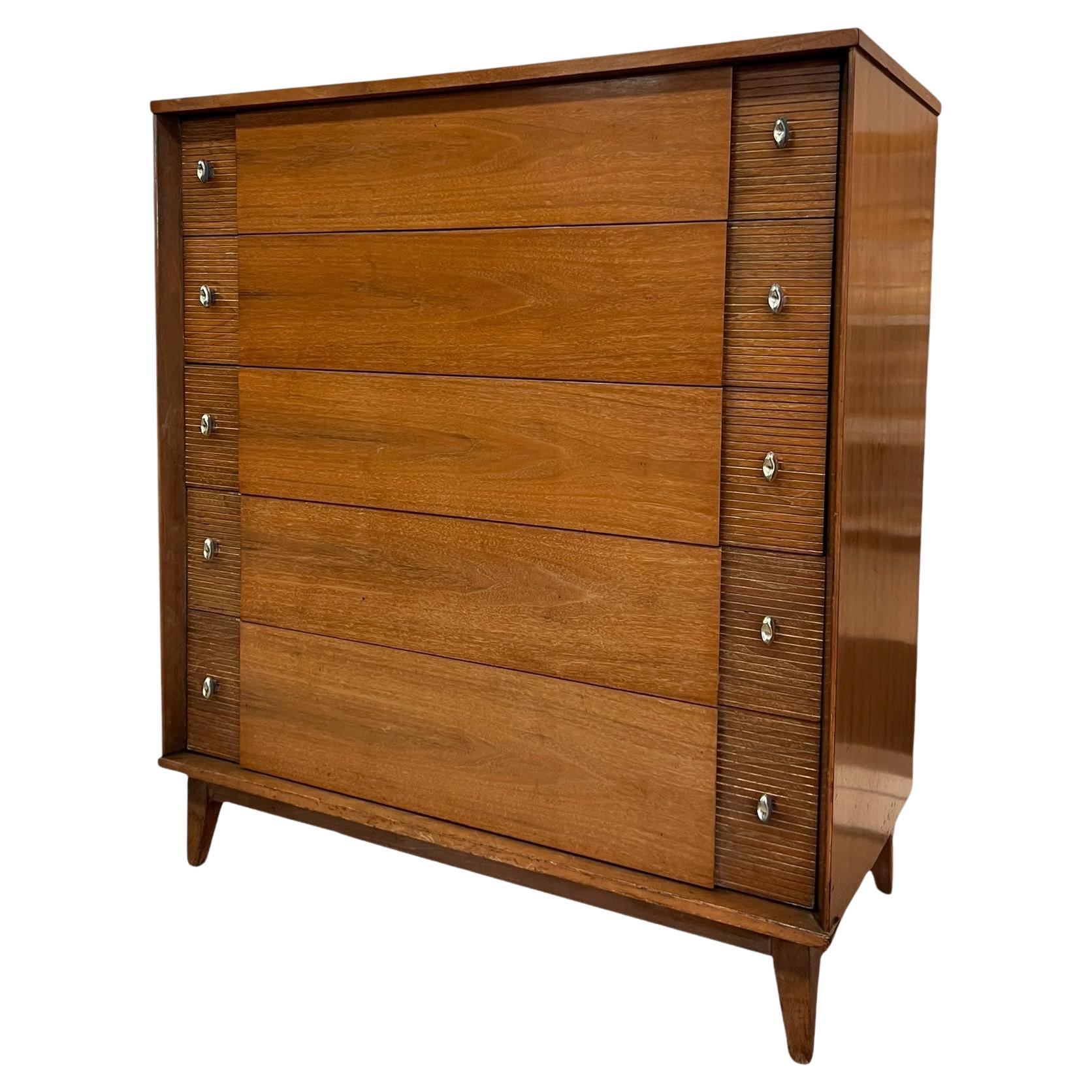 Vintage Mid Century Modern Solid 5- Drawer Dresser Dovetailed Drawers