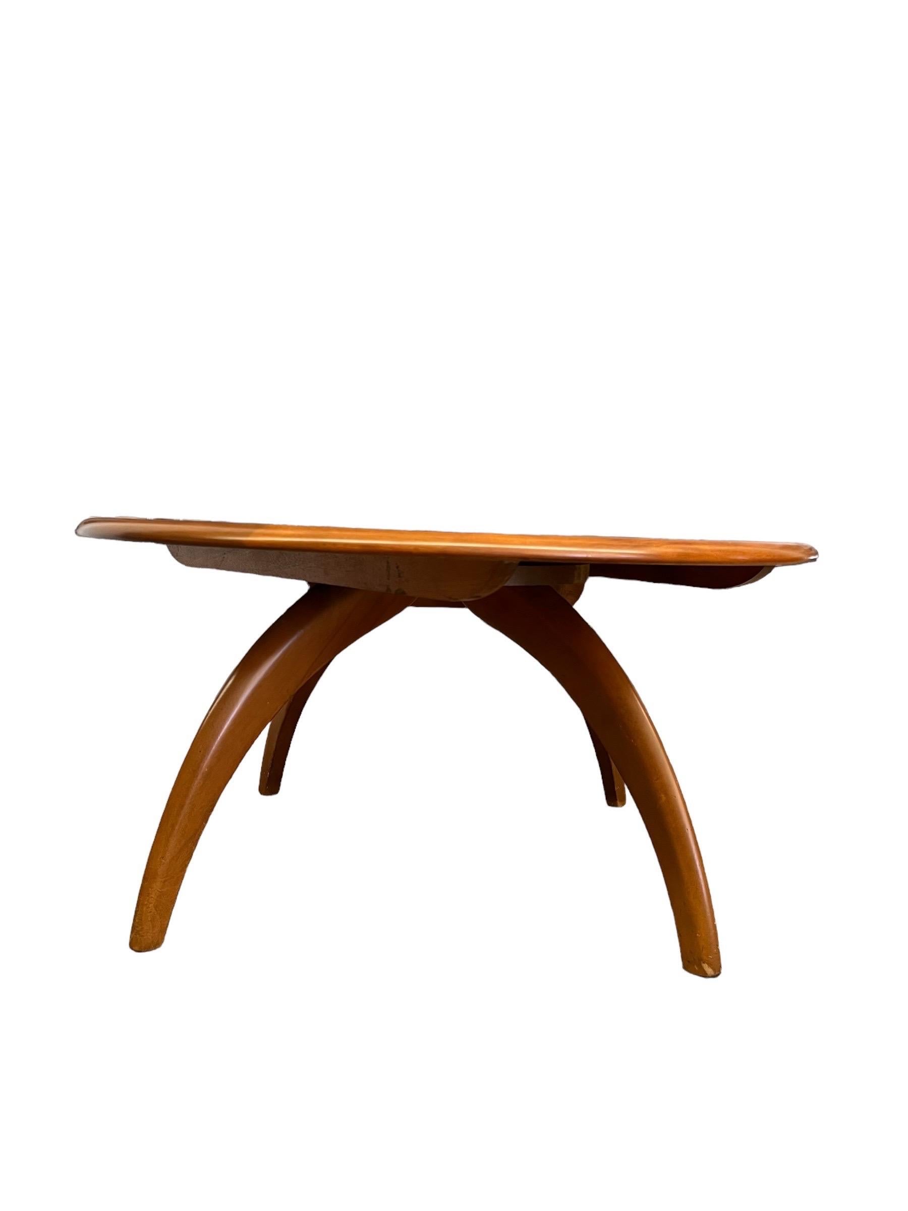 Table basse moderne du milieu du siècle dernier en bois d'érable massif par Heywood Wakefield . Bon état - En vente à Seattle, WA