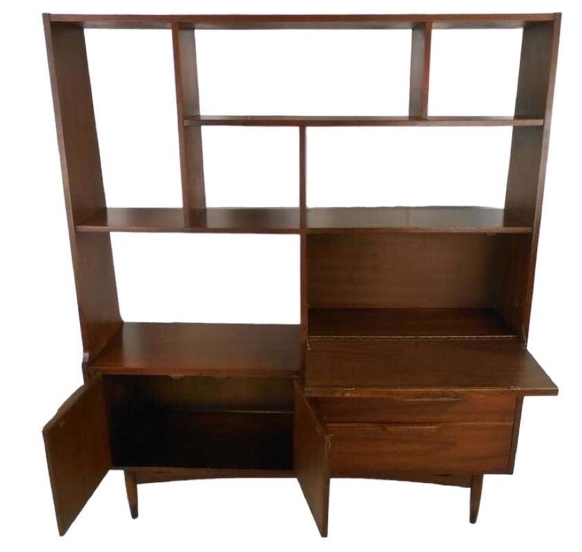 Vintage Mid-Century Modern solid walnut book case shelf with writing desk or bar table or room divider finished back

Dimensions. 60 W ; 16 D ; 70 H.