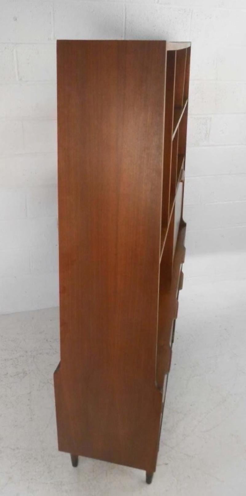 Vintage Mid-Century Modern Solid Walnut Book Case Shelf with Writing Desk In Good Condition In Seattle, WA