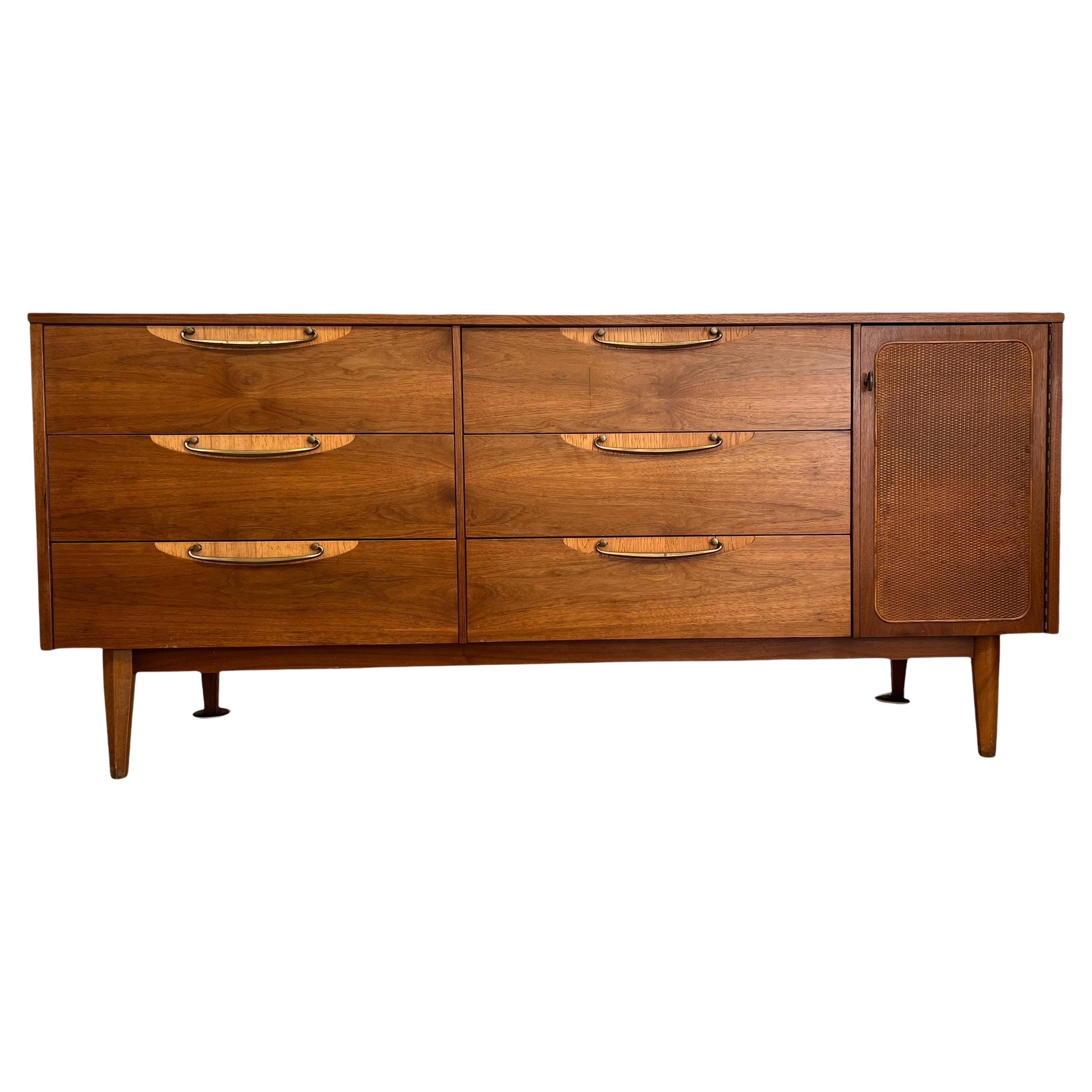 Vintage-Kommode aus massivem Nussbaumholz mit sechs Schubladen von Lane, Mid-Century Modern im Angebot