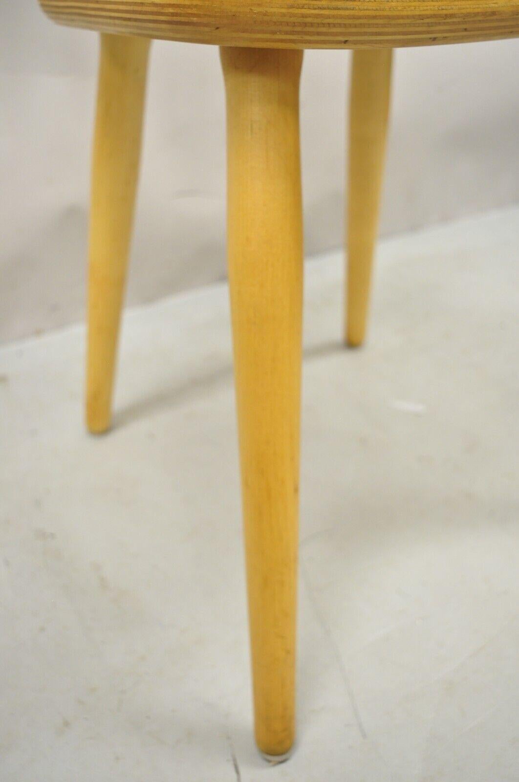 Vintage Mid-Century Modern Spindle Back Birch Maple Side Chairs 'Single' For Sale 2