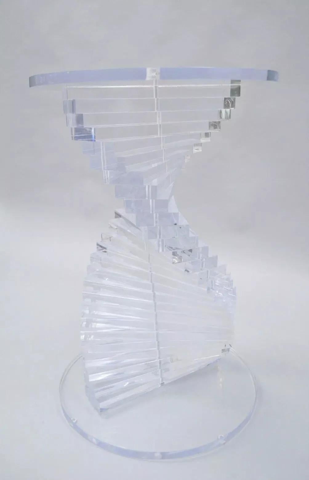 Vintage Mid Century Modern Spiral Stacked Helix Lucite Pedestal Side Table For Sale 4