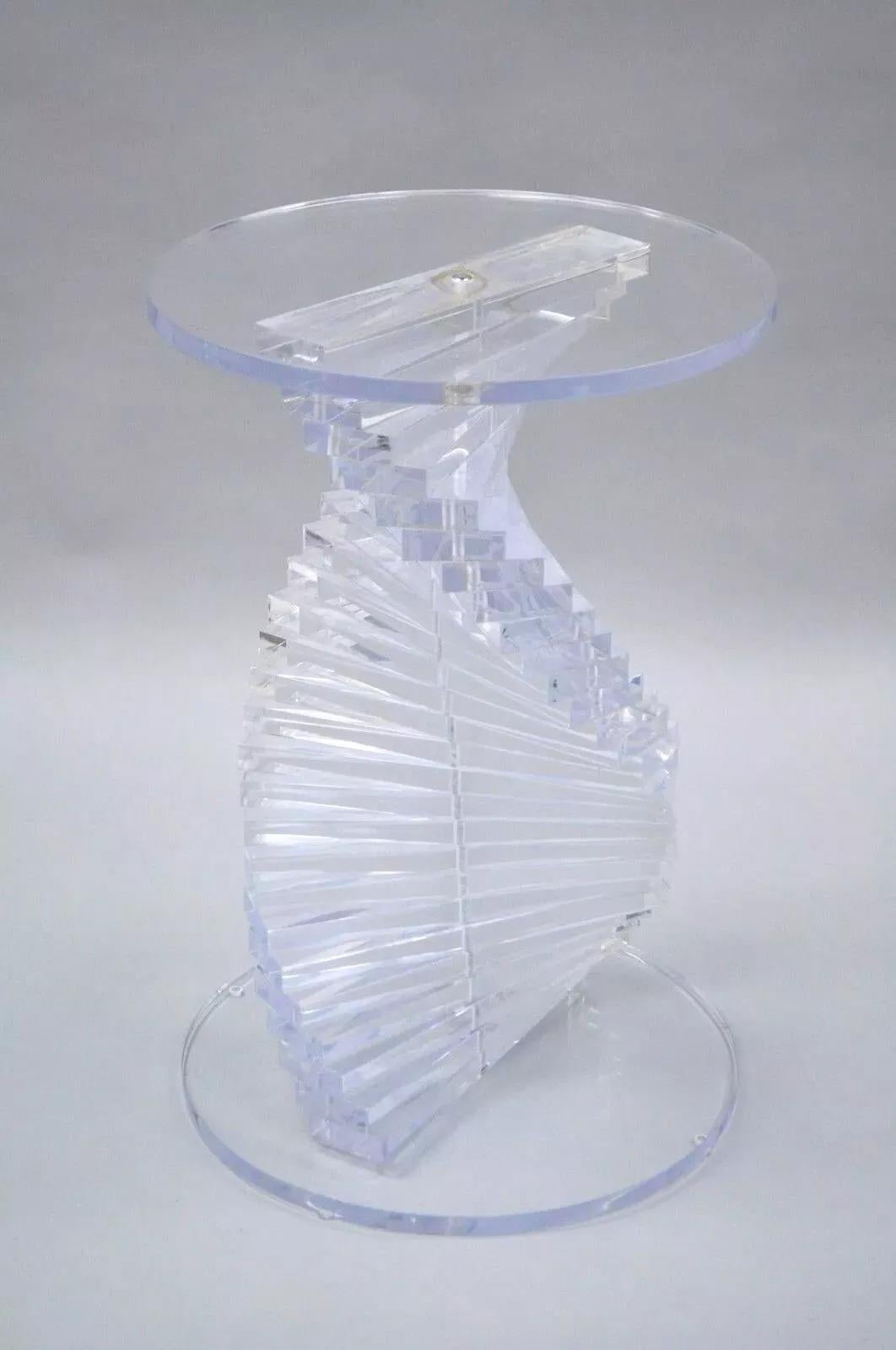 Vintage Mid Century Modern Spiral Stacked Helix Lucite Pedestal Side Table For Sale 5