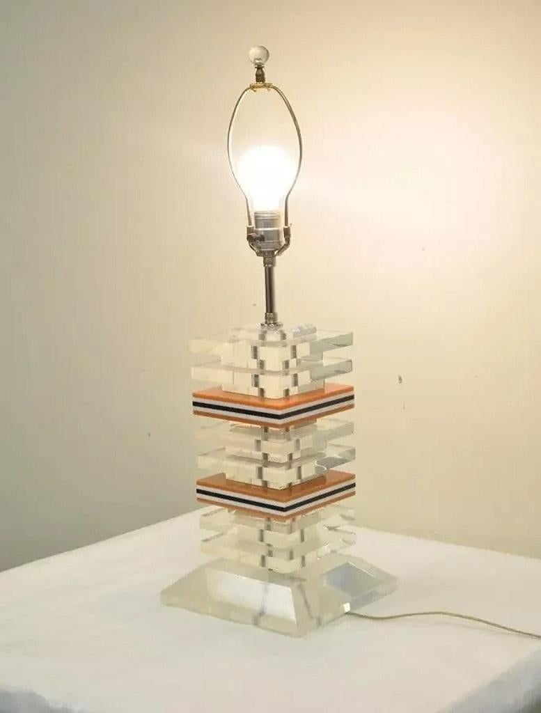 Vintage Mid Century Modern Stacked Lucite Acrylic Skyscraper Table Lamp For Sale 4