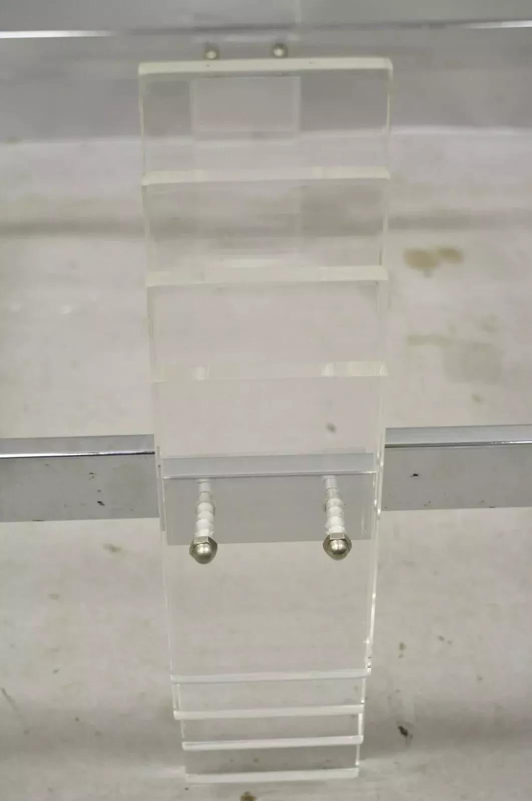 Quadratischer Vintage-Couchtischsockel aus gestapeltem Lucite-Chromrahmen, Mid-Century Modern (Unbekannt) im Angebot