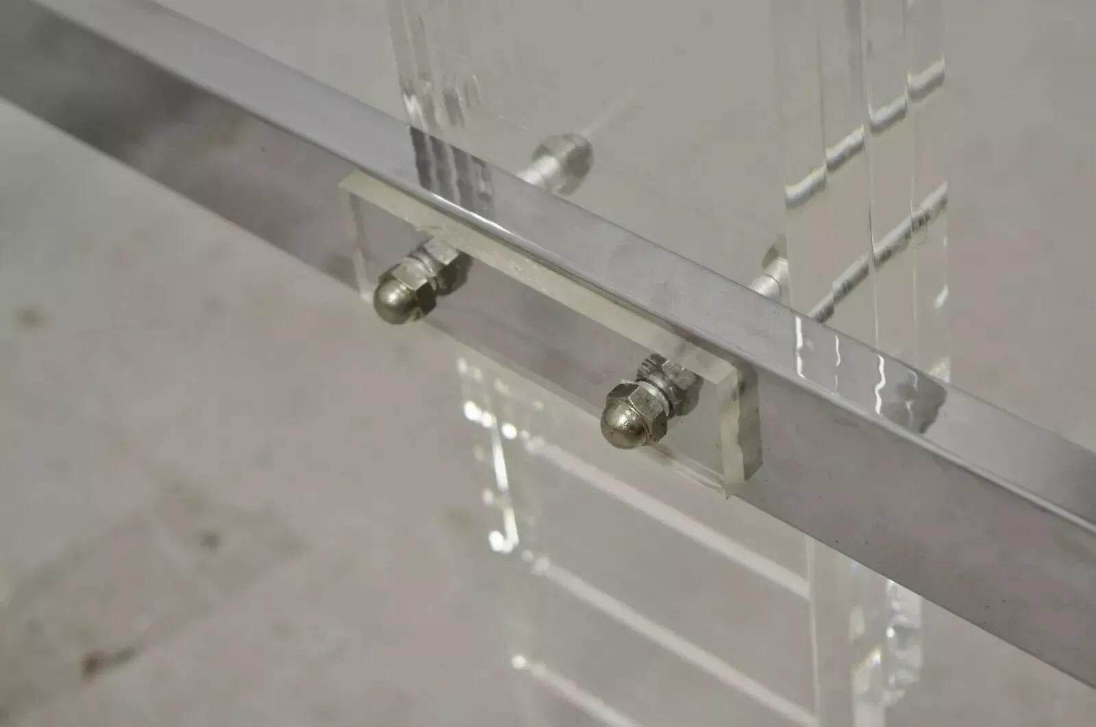 Quadratischer Vintage-Couchtischsockel aus gestapeltem Lucite-Chromrahmen, Mid-Century Modern im Angebot 1
