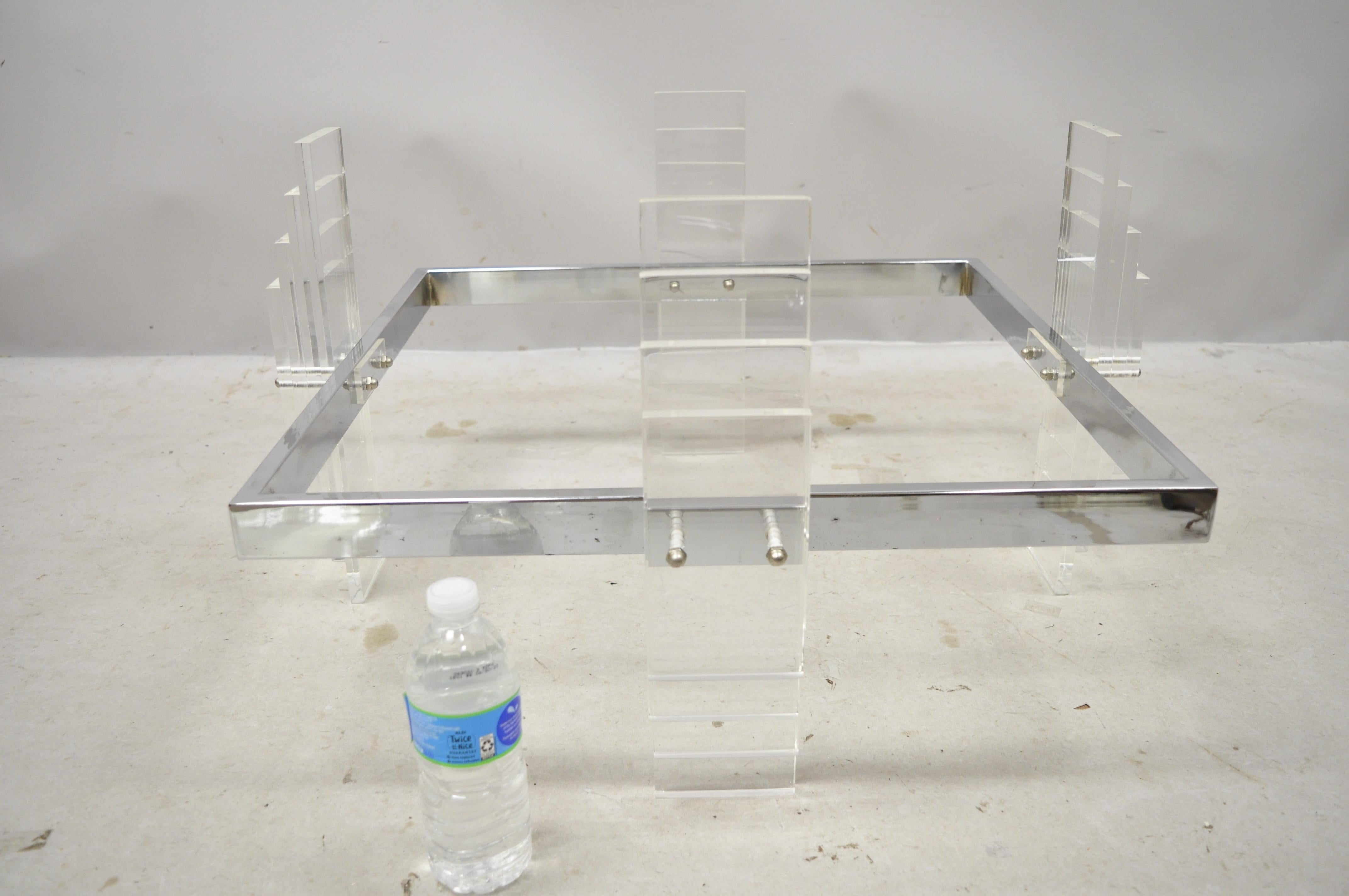 Base de table basse carrée empilée en chrome avec cadre en lucite, style moderne du milieu du siècle dernier en vente 2