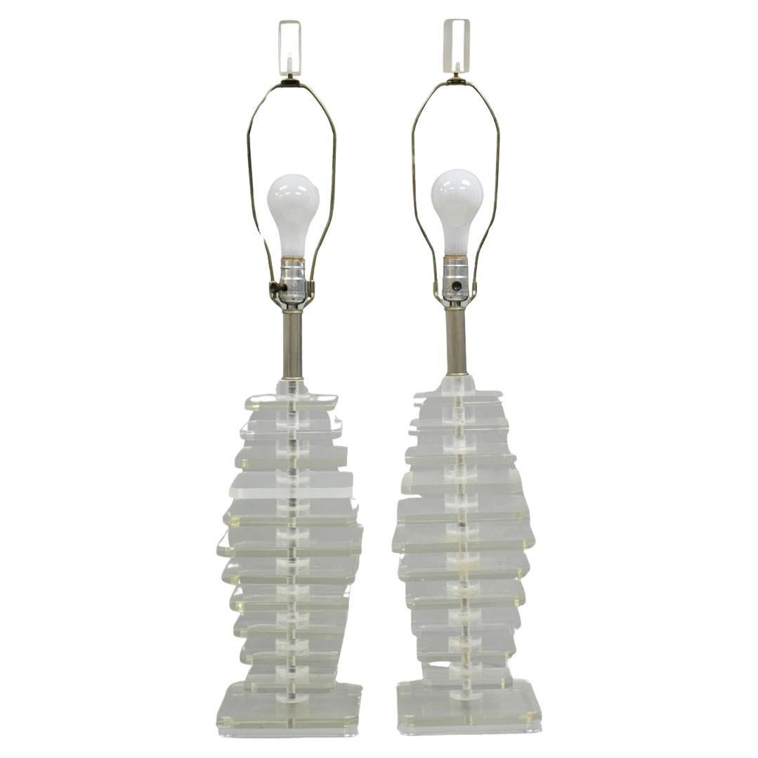Vintage Mid Century Modern Stacked Lucite Skyscraper Tischlampen - ein Paar