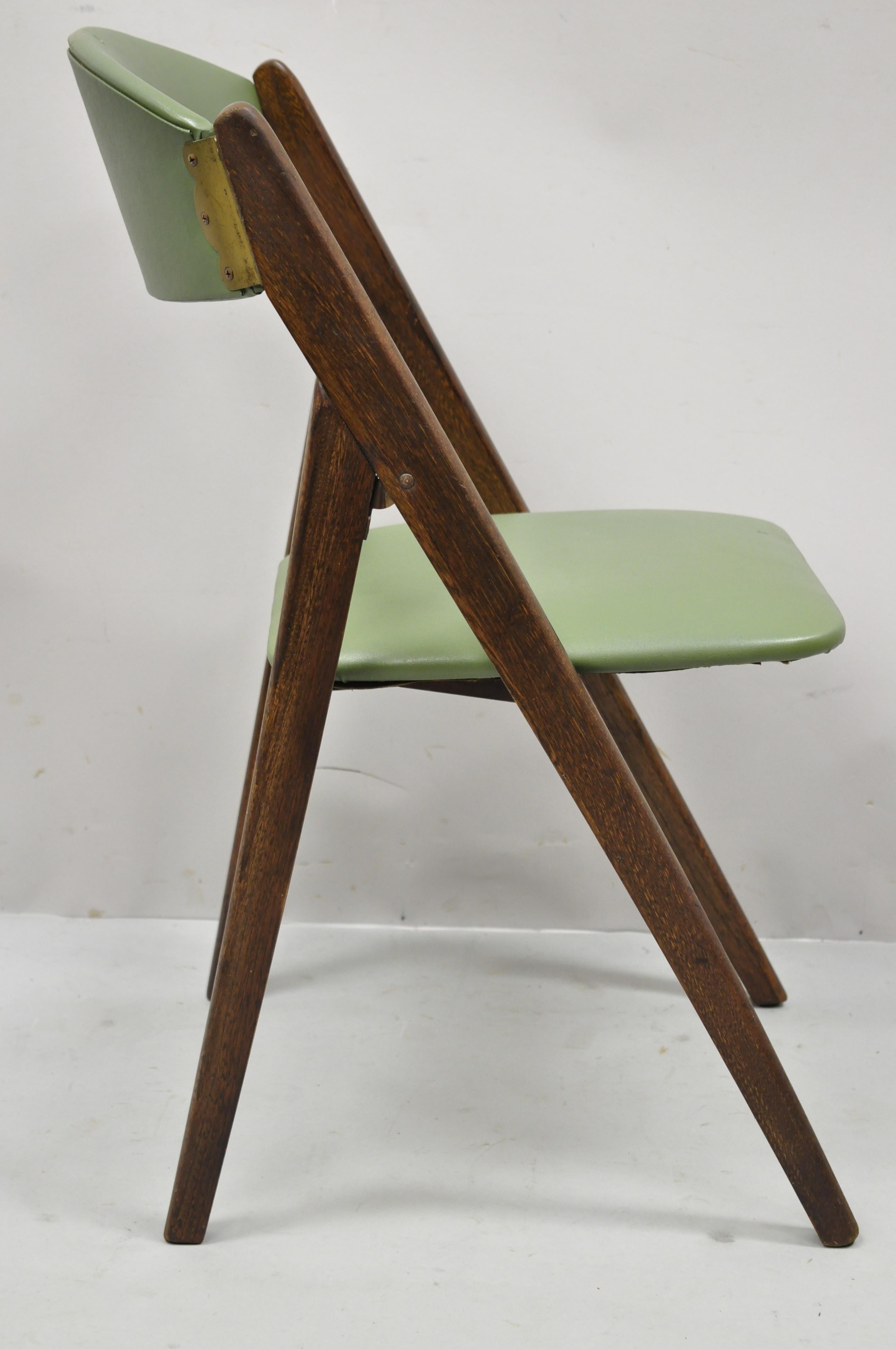 stakmore folding chairs vintage