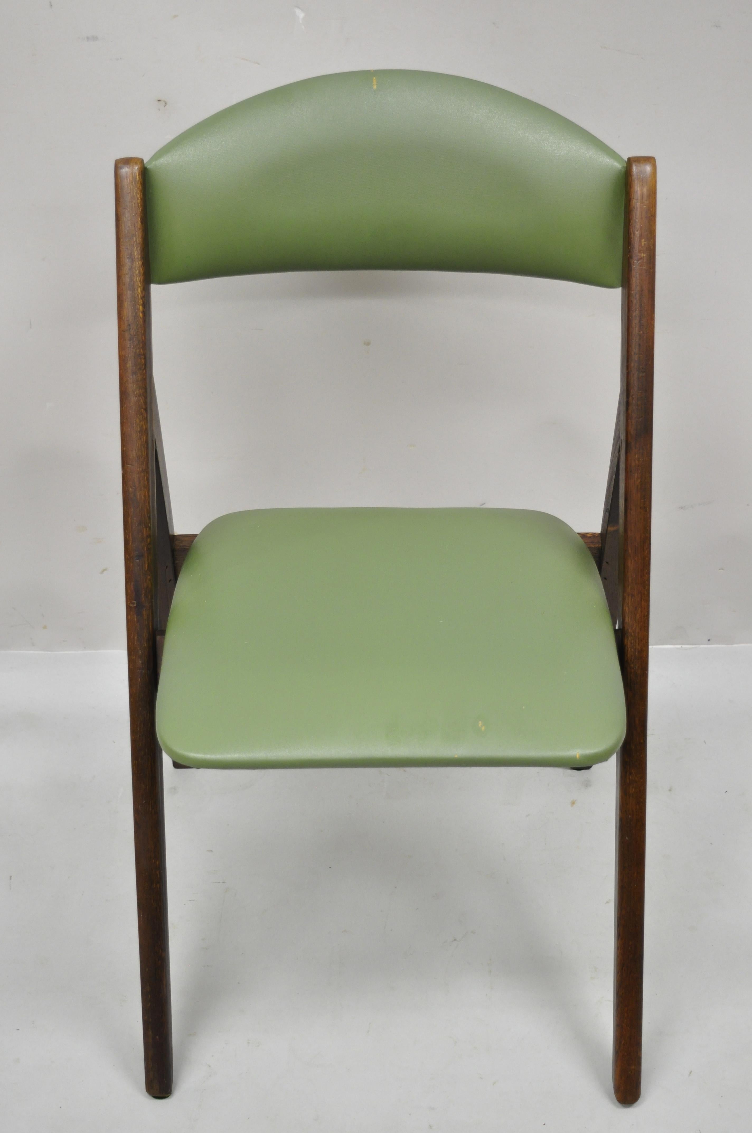 Naugahyde Vintage Mid-Century Modern Stakmore Solid Wood Folding Dining Game Table Chair