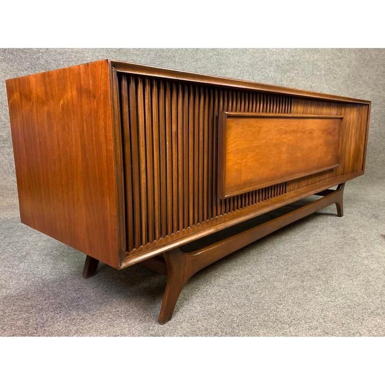 Vintage Mid Century Modern Stereo Console In Walnut By General
