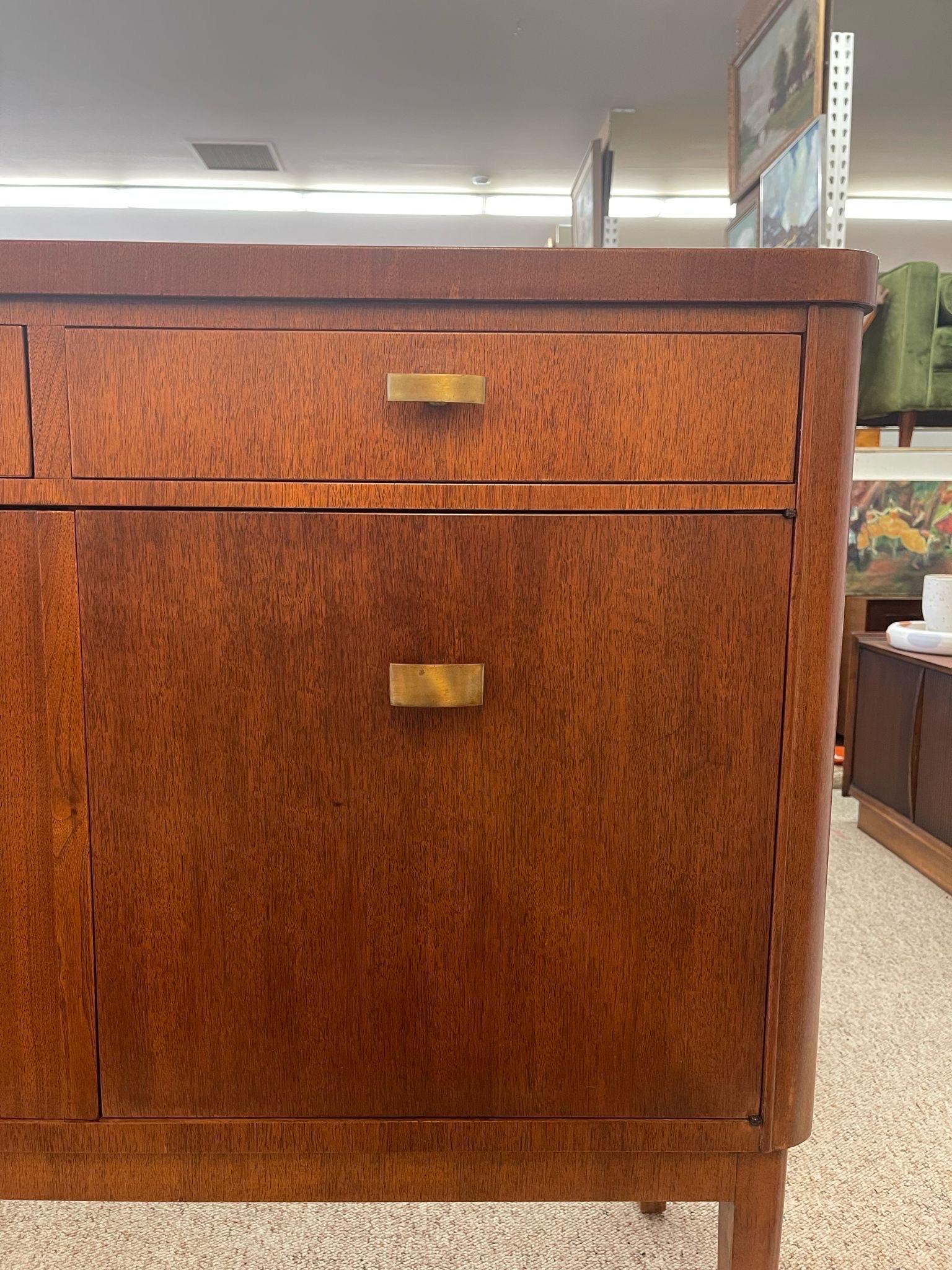 Vintage Mid Century Modern Stow and David Walnut Toned a Side Board Cabinet. For Sale 3