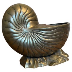 Vintage estilo Mid Century Modern latón nautilus Mar Clavo Shell Jarrón plantador Deco
