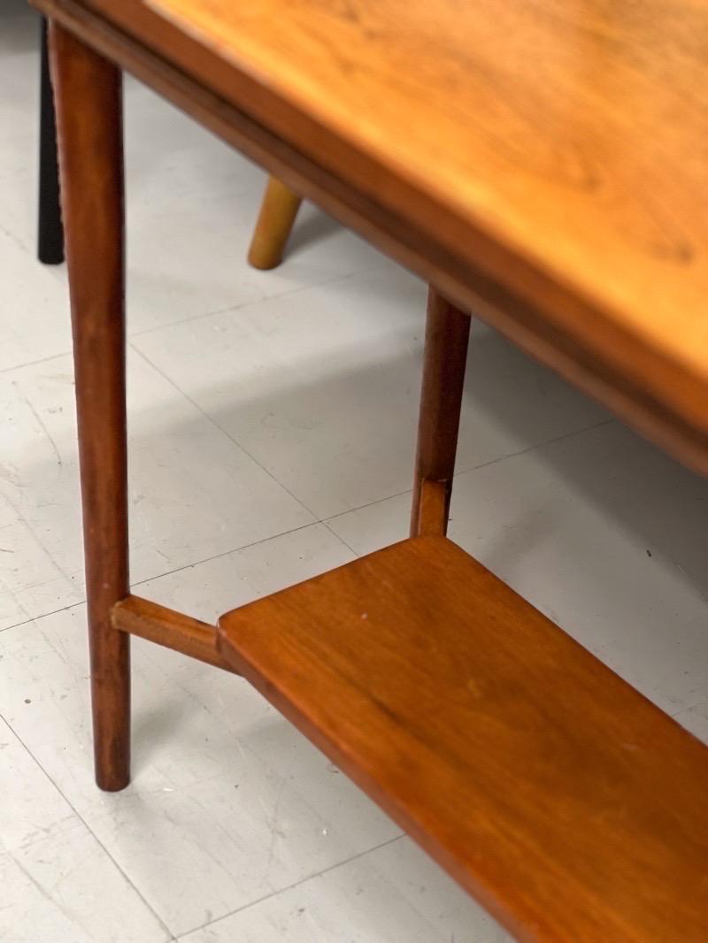 Vintage Mid-Century Modern Style Table Stand For Sale 1