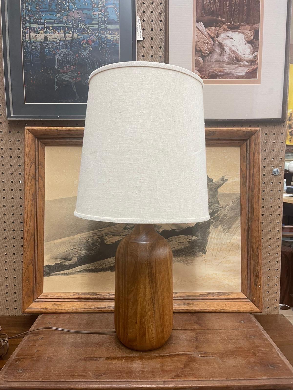 Mid-Century Modern Vintage Mid Century Modern Style Walnut Toned Table Lamp. For Sale