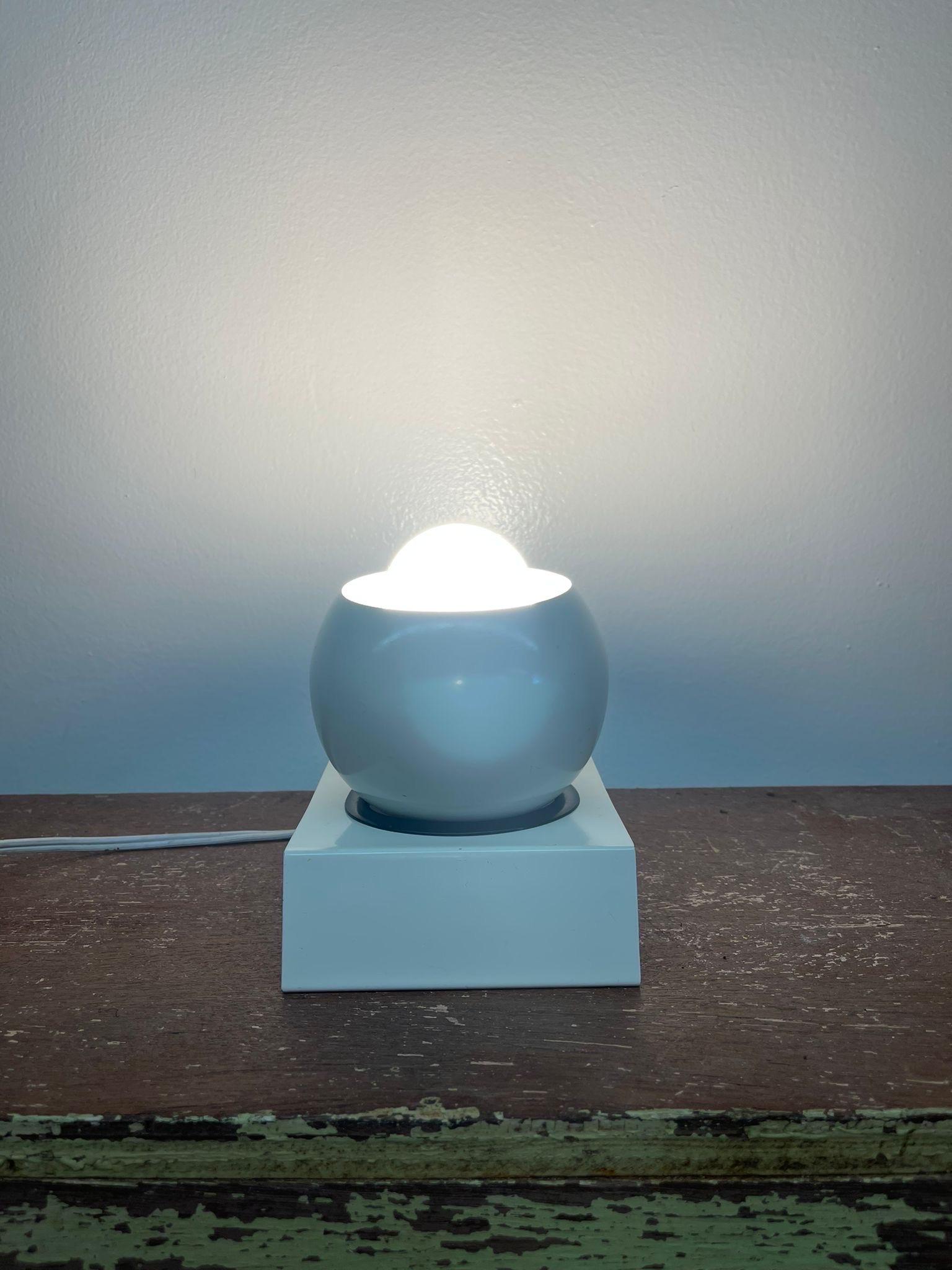 Vintage Mid Century Modern Style White Spherical Lamp For Sale 1
