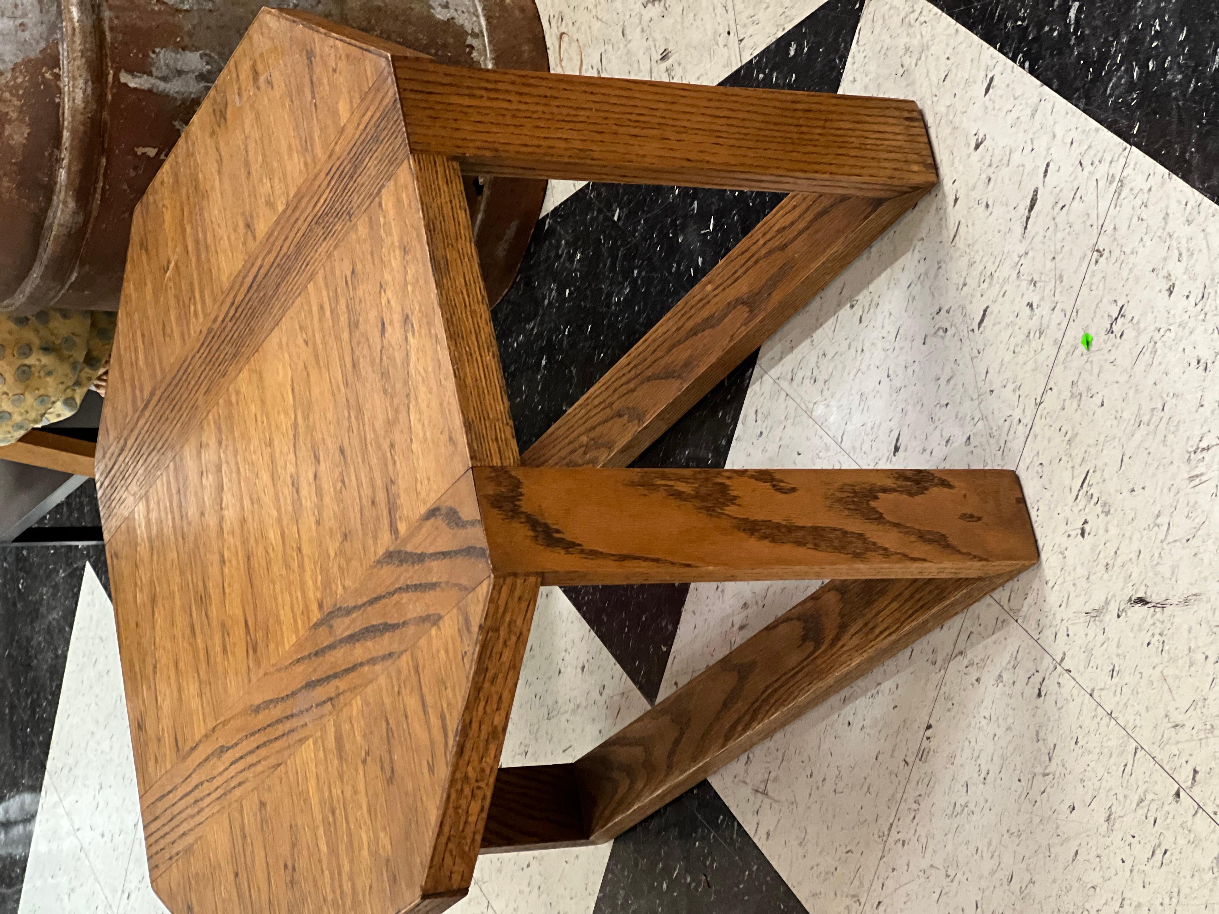Mid-Century Modern Table en bois vintage de style moderne du milieu du siècle dernier en vente