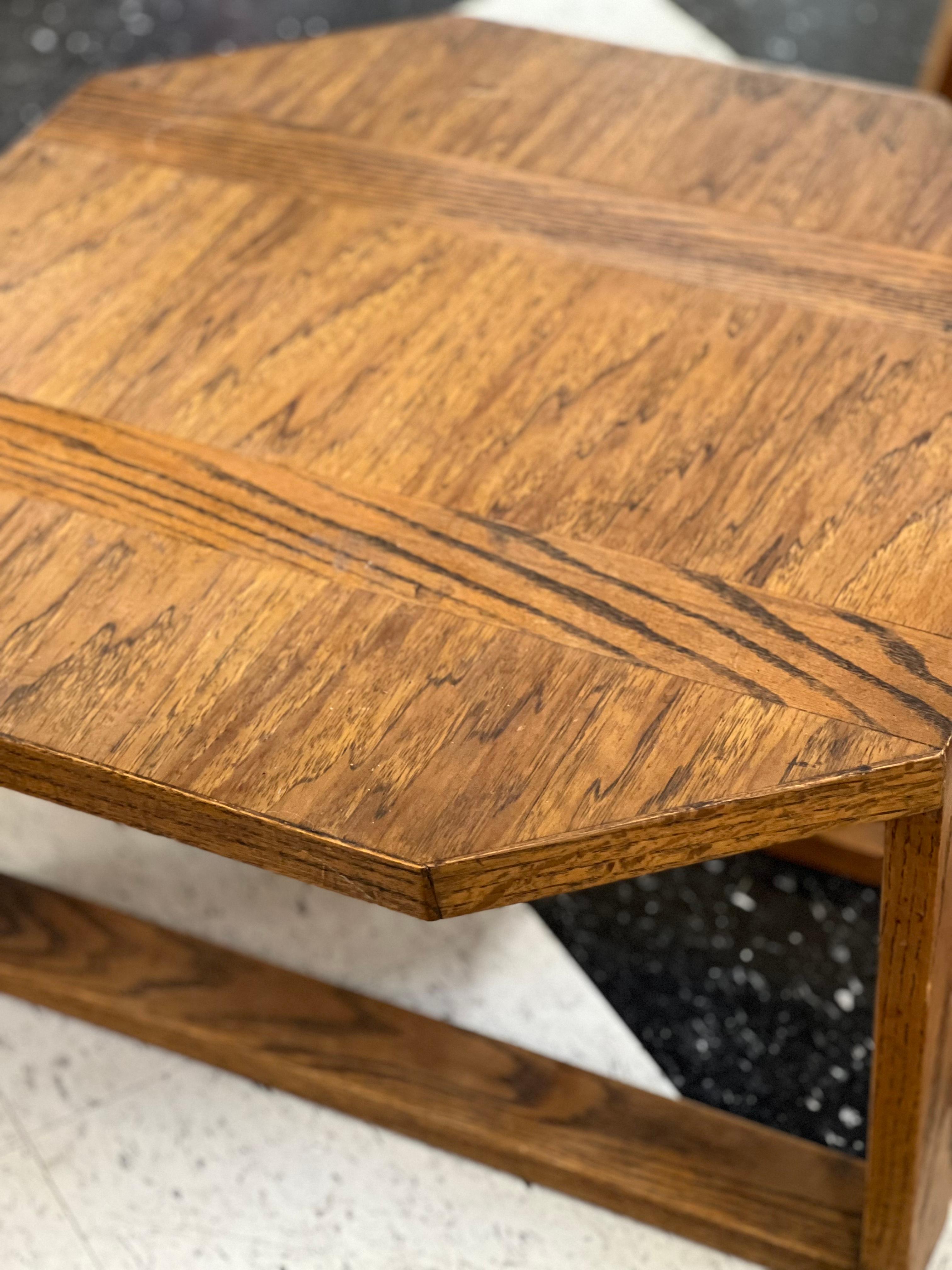 Bois Table en bois vintage de style moderne du milieu du siècle dernier en vente