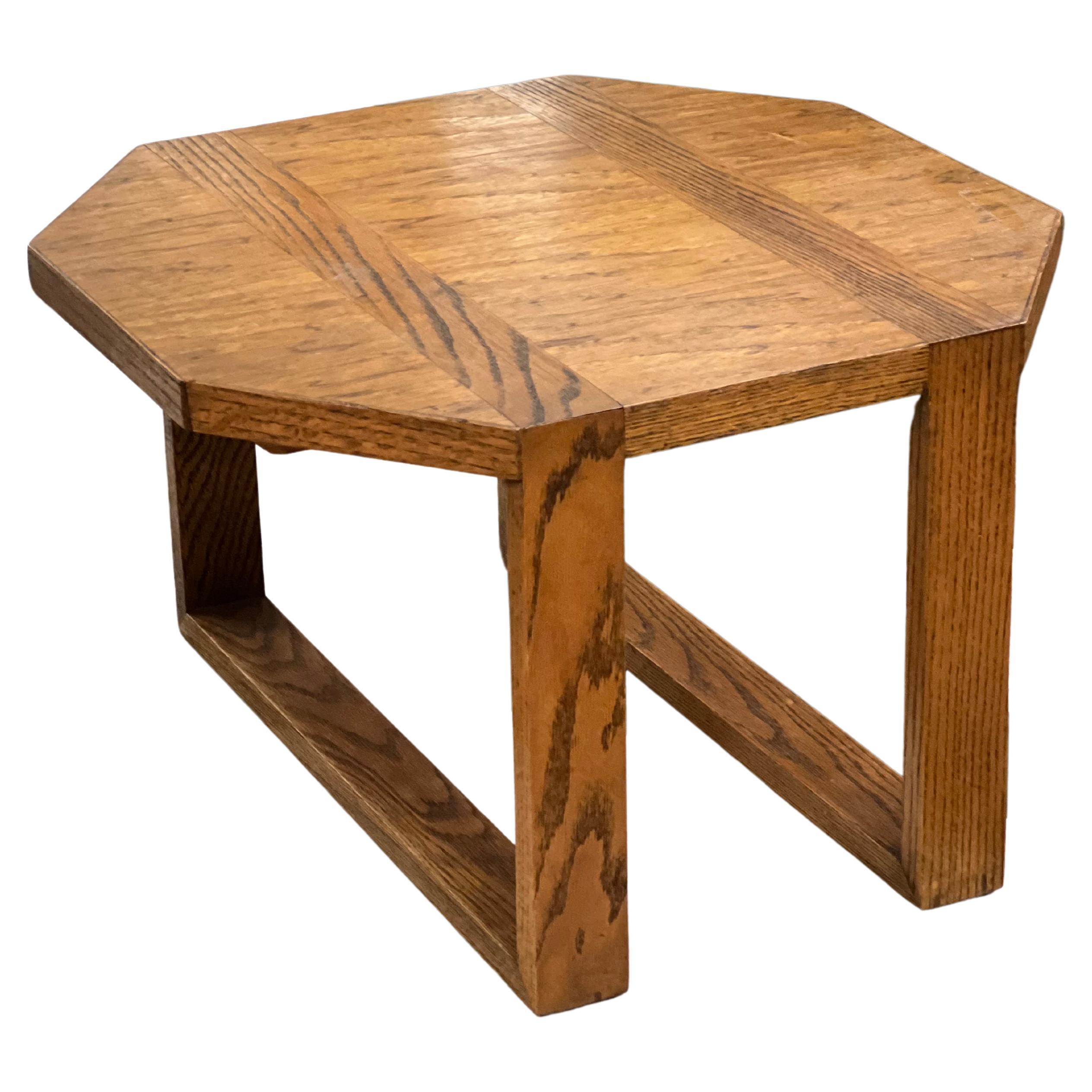 Table en bois vintage de style moderne du milieu du siècle dernier
