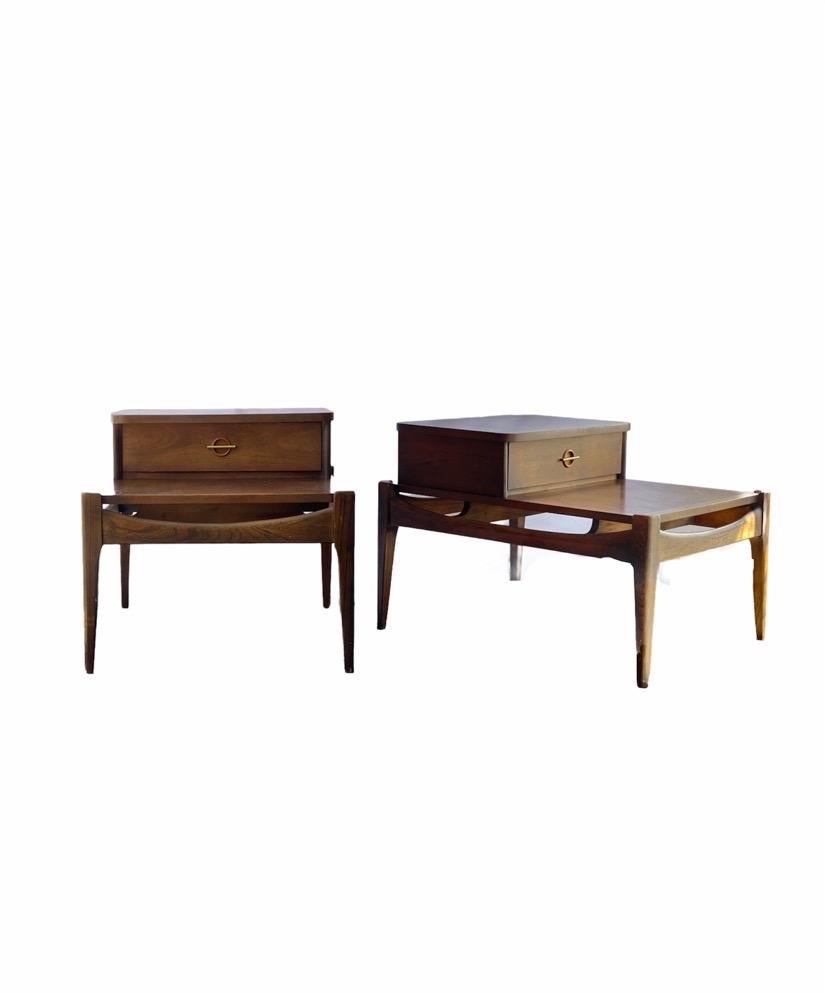Mid-Century Modern Ensemble de 2 tiroirs de table vintage à queue d'aronde, de style moderne du milieu du siècle dernier en vente