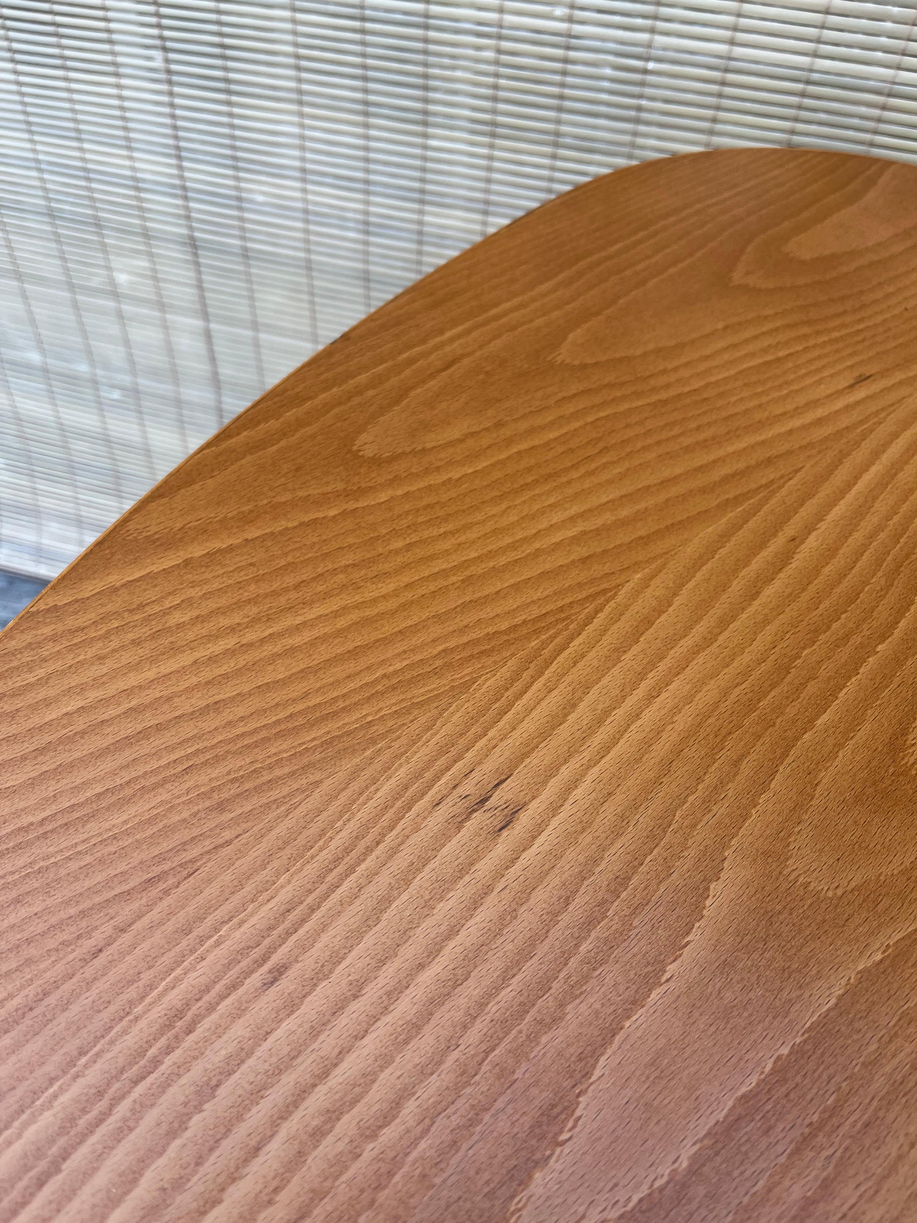 Vintage-Tisch im Mid-Century Modern-Stil im Arne Jacobsen-Eiertischstil, Mid-Century Modern. C  1970s im Angebot 4