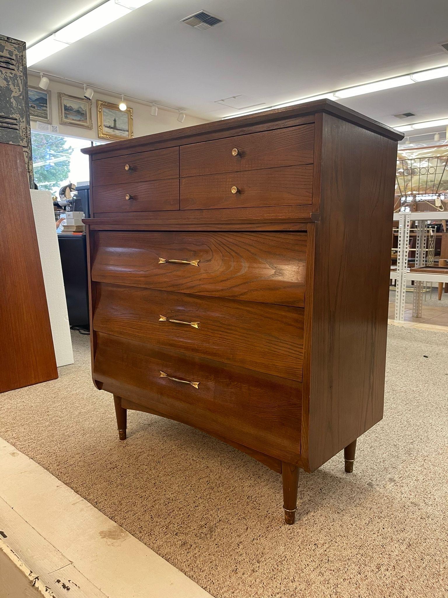 Vintage Mid Century Modern Tallboy Dresser With Dovetail Drawers In Good Condition For Sale In Seattle, WA