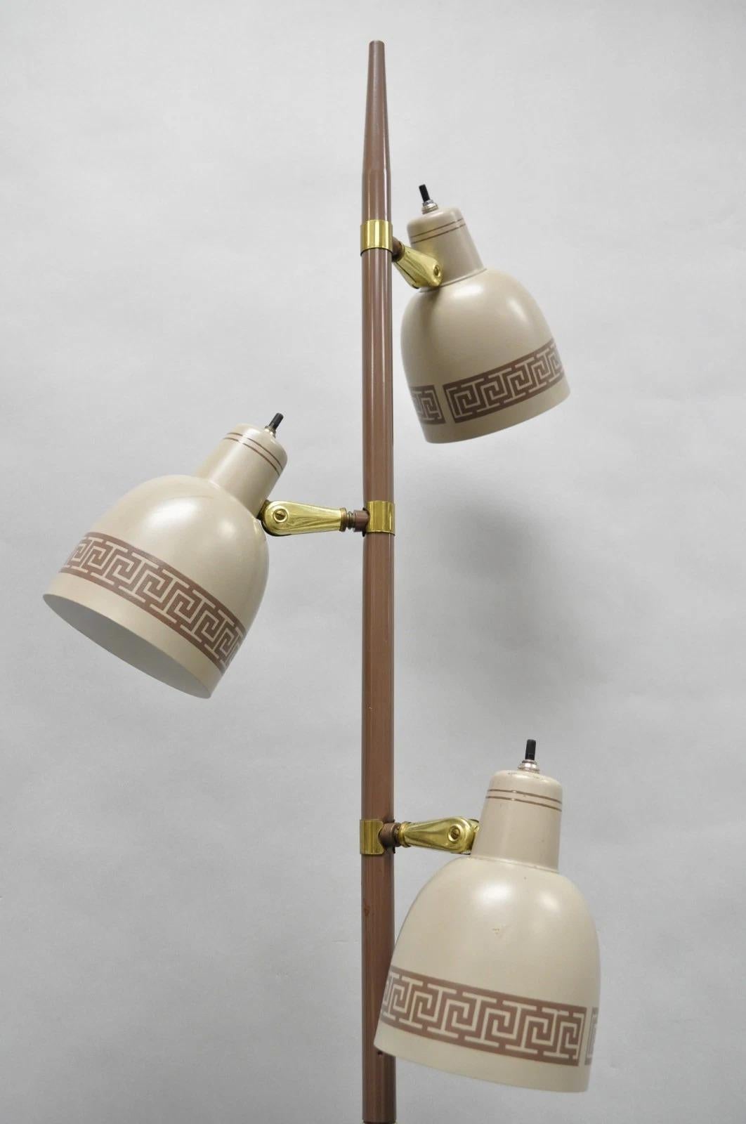Lampadaire Vintage Mid Century Modern Taupe Triennial Greek Key Shade en vente 5