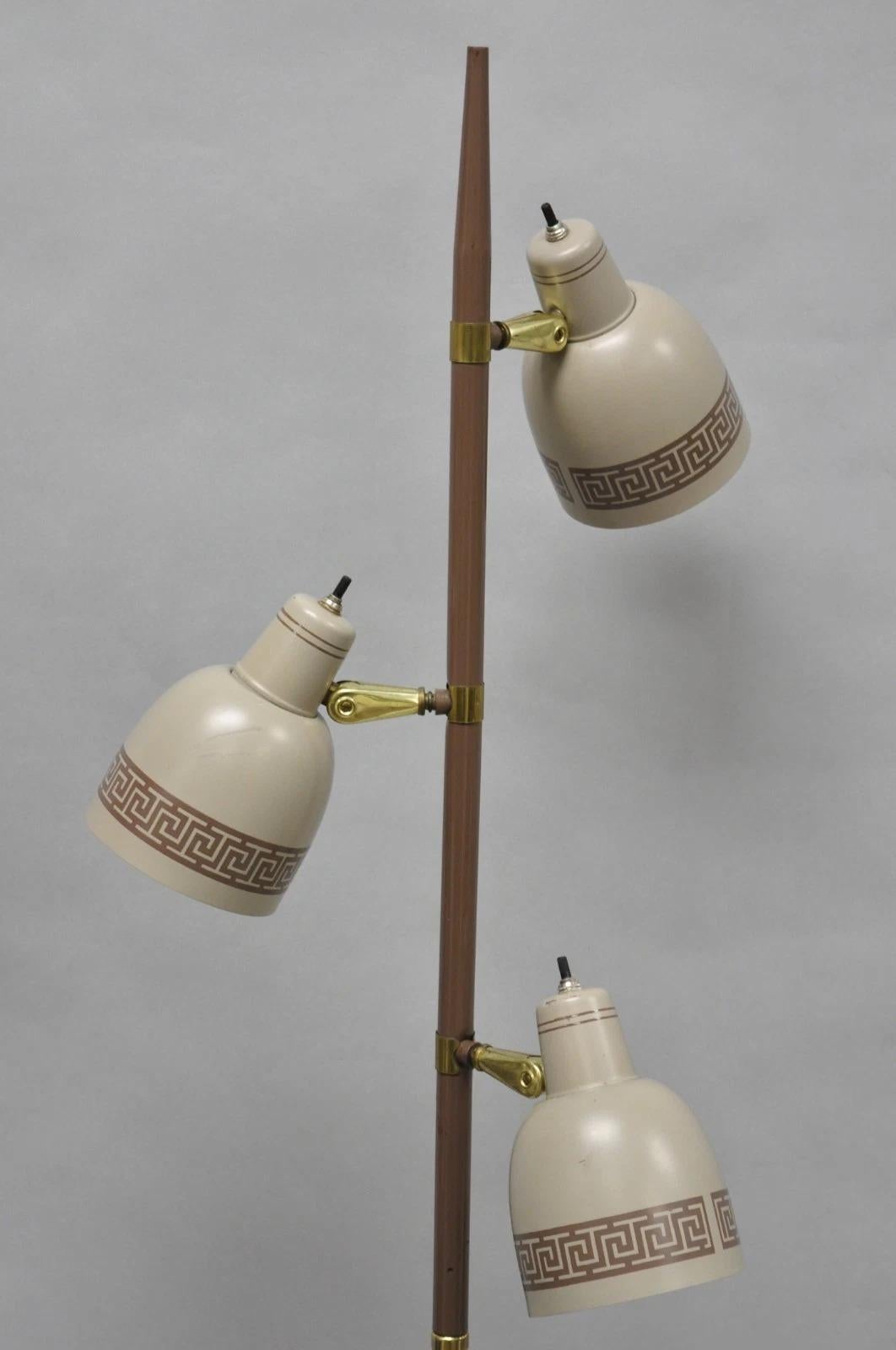 Mid-Century Modern Lampadaire Vintage Mid Century Modern Taupe Triennial Greek Key Shade en vente