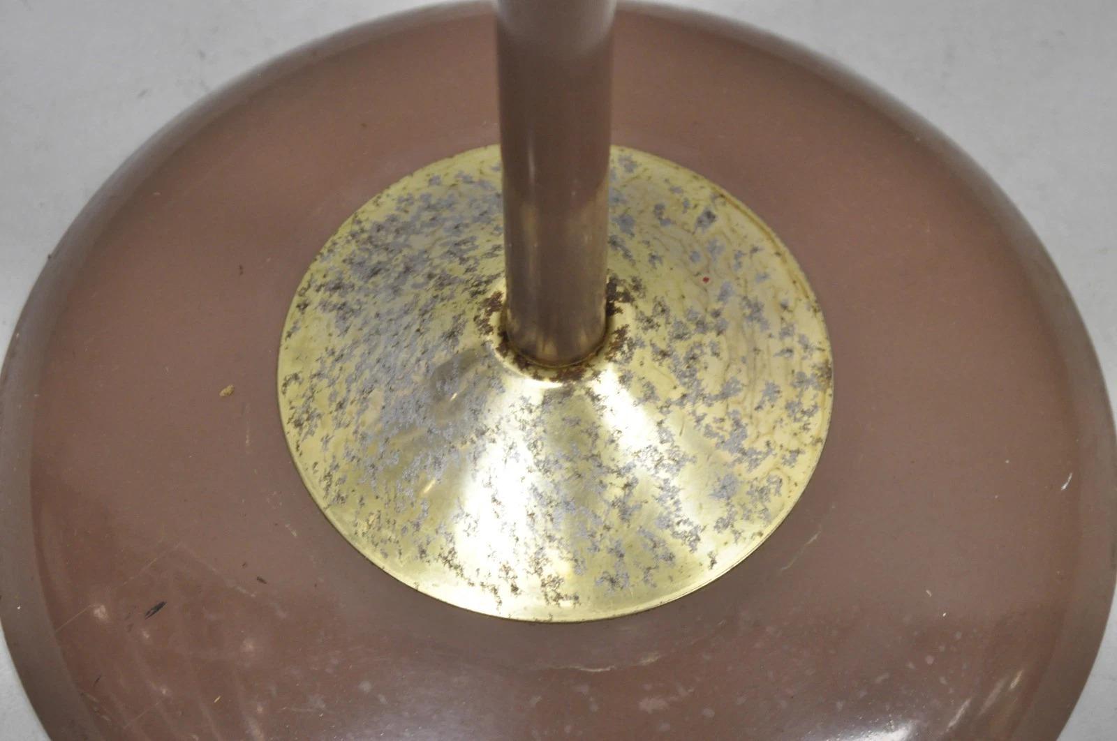 Lampadaire Vintage Mid Century Modern Taupe Triennial Greek Key Shade en vente 1