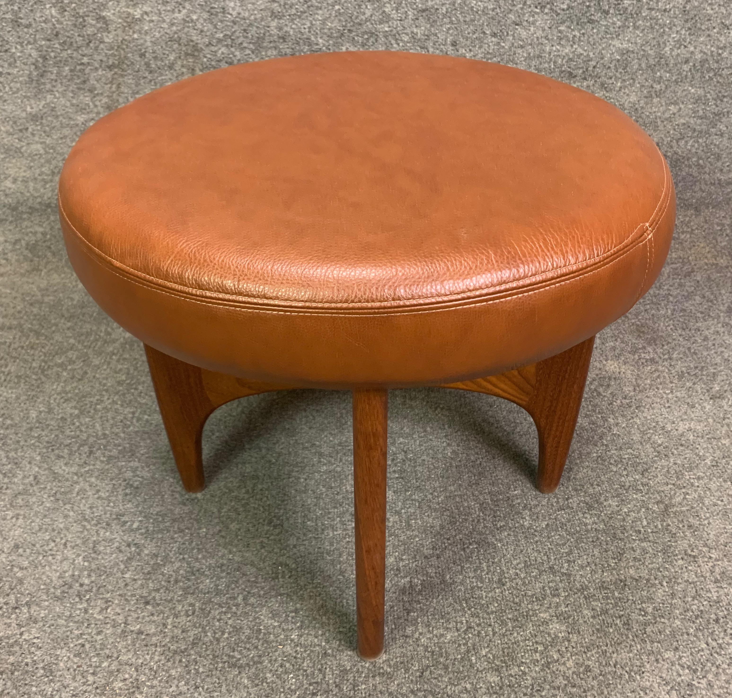 Scandinavian Modern Vintage Mid-Century Modern Teak and Leather 