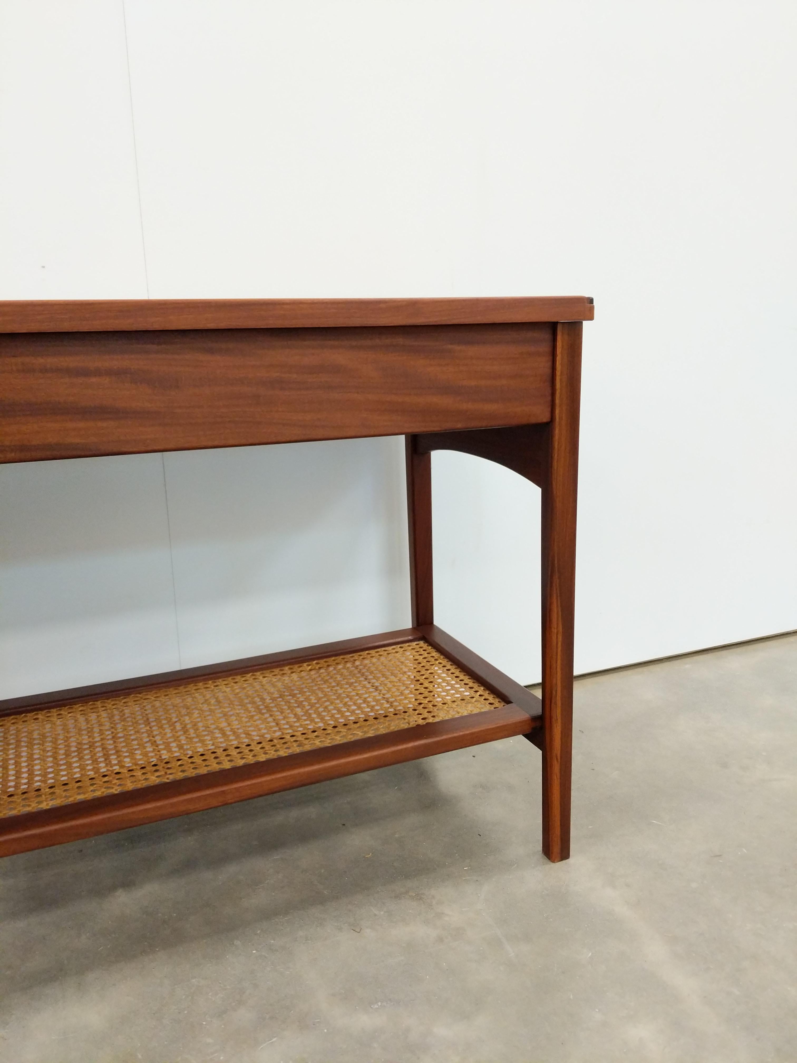 Table d'appoint en teck Vintage Mid Century Modern en vente 2