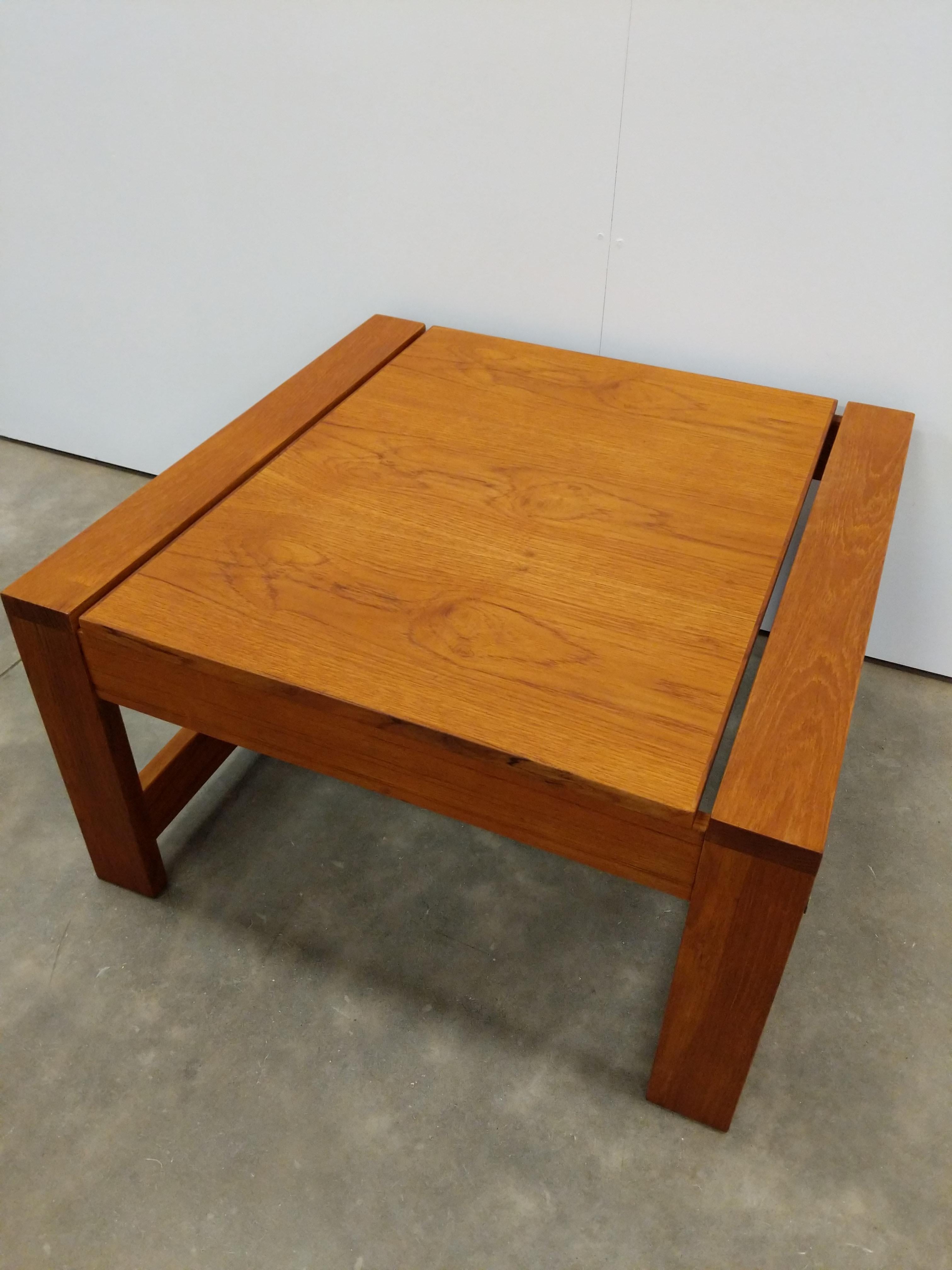 Table basse vintage en teck The Moderns Bon état - En vente à Gardiner, NY