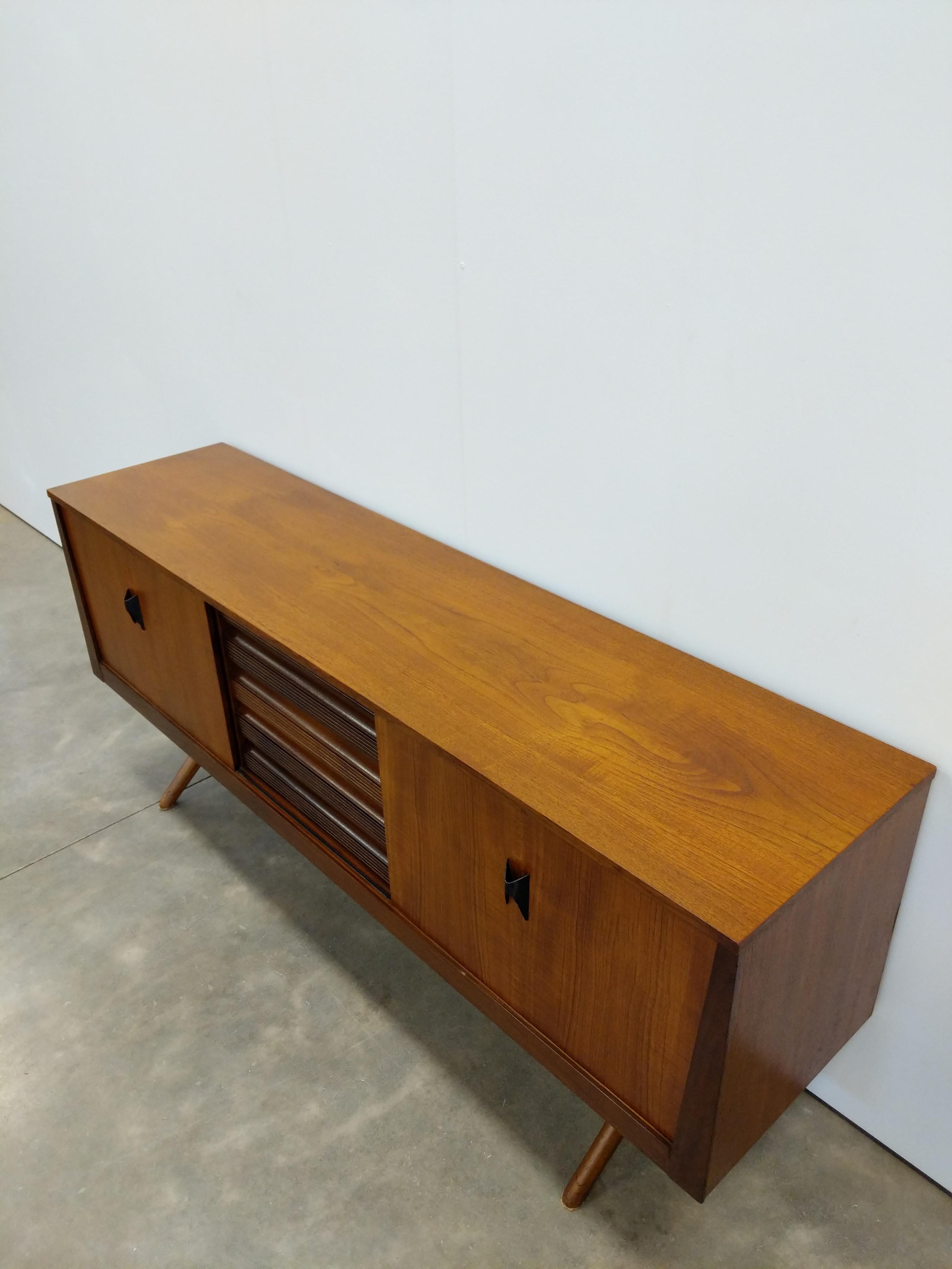 20ième siècle Crédence Vintage Mid Century Modern en teck par Elliotts of Newbury en vente