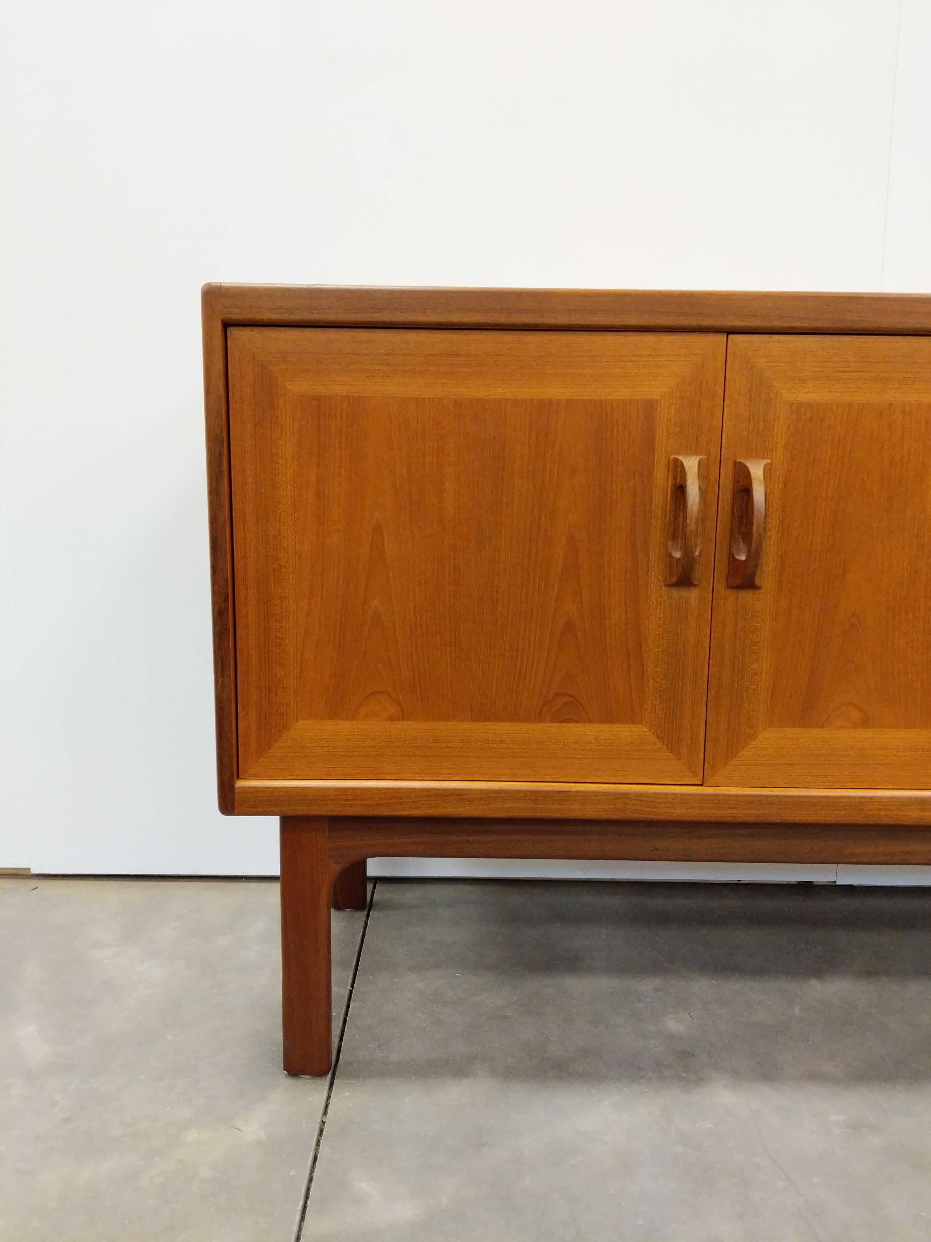 Credenza vintage de teca moderna de mediados de siglo de G Plan Teca en venta