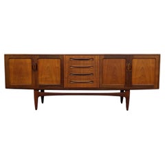 Credenza vintage in teak della metà del secolo scorso di G-Plan