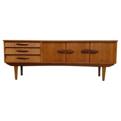Credenza vintage in teak del Mid Century Modern di Jentique
