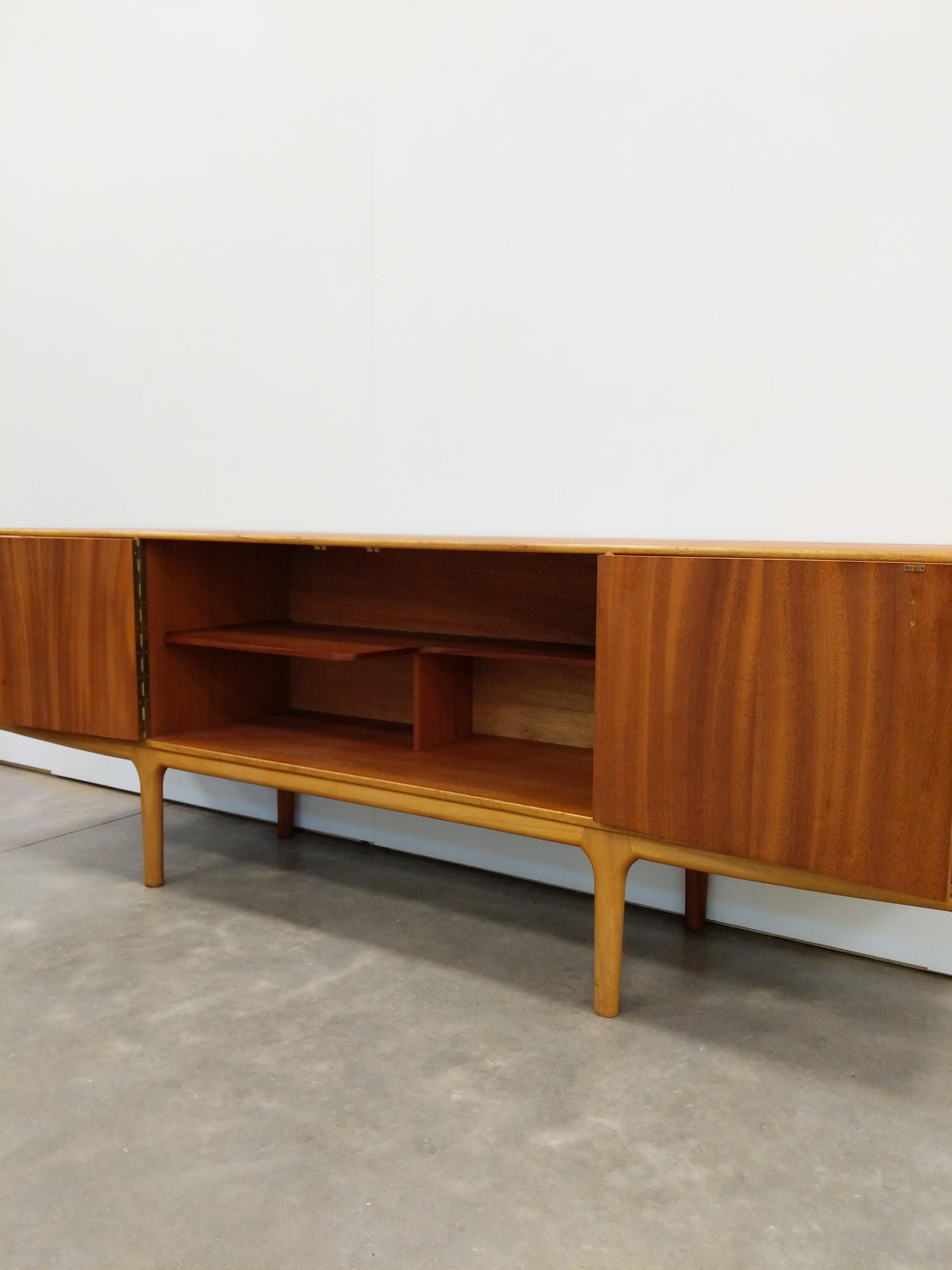Britannico Credenza in teak vintage del Mid Century Modern di McIntosh in vendita