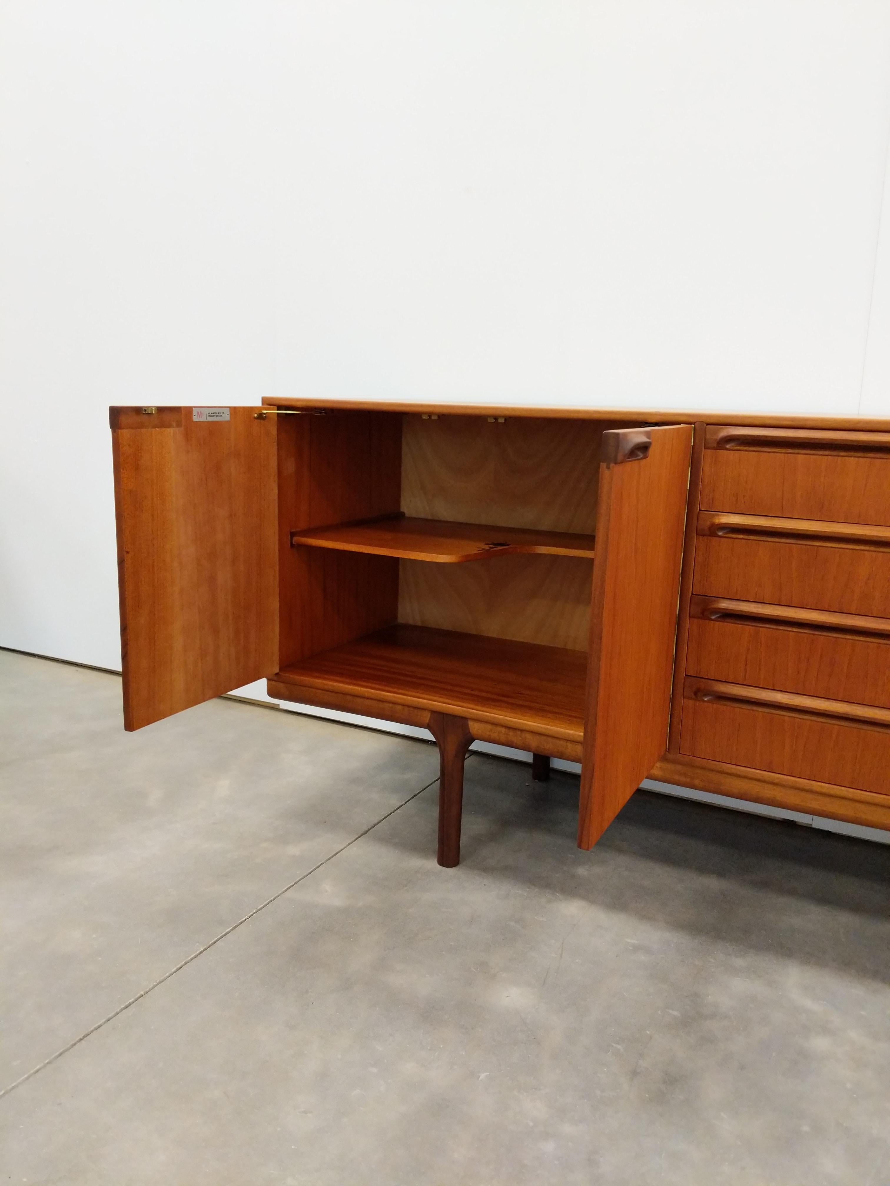 Credenza in teak vintage del Mid Century Modern di McIntosh In condizioni buone in vendita a Gardiner, NY