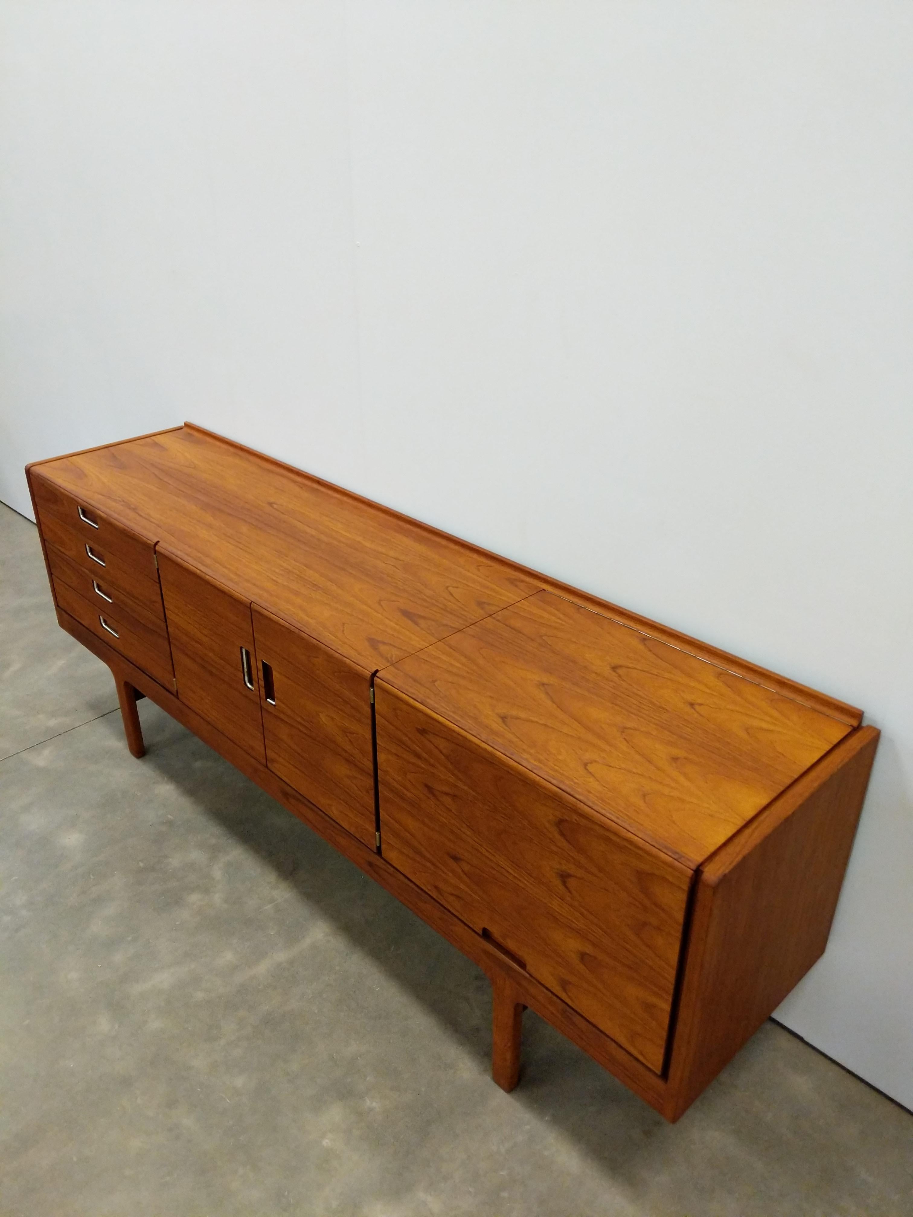 20th Century Vintage Mid Century Modern Teak Credenza by Meredew For Sale