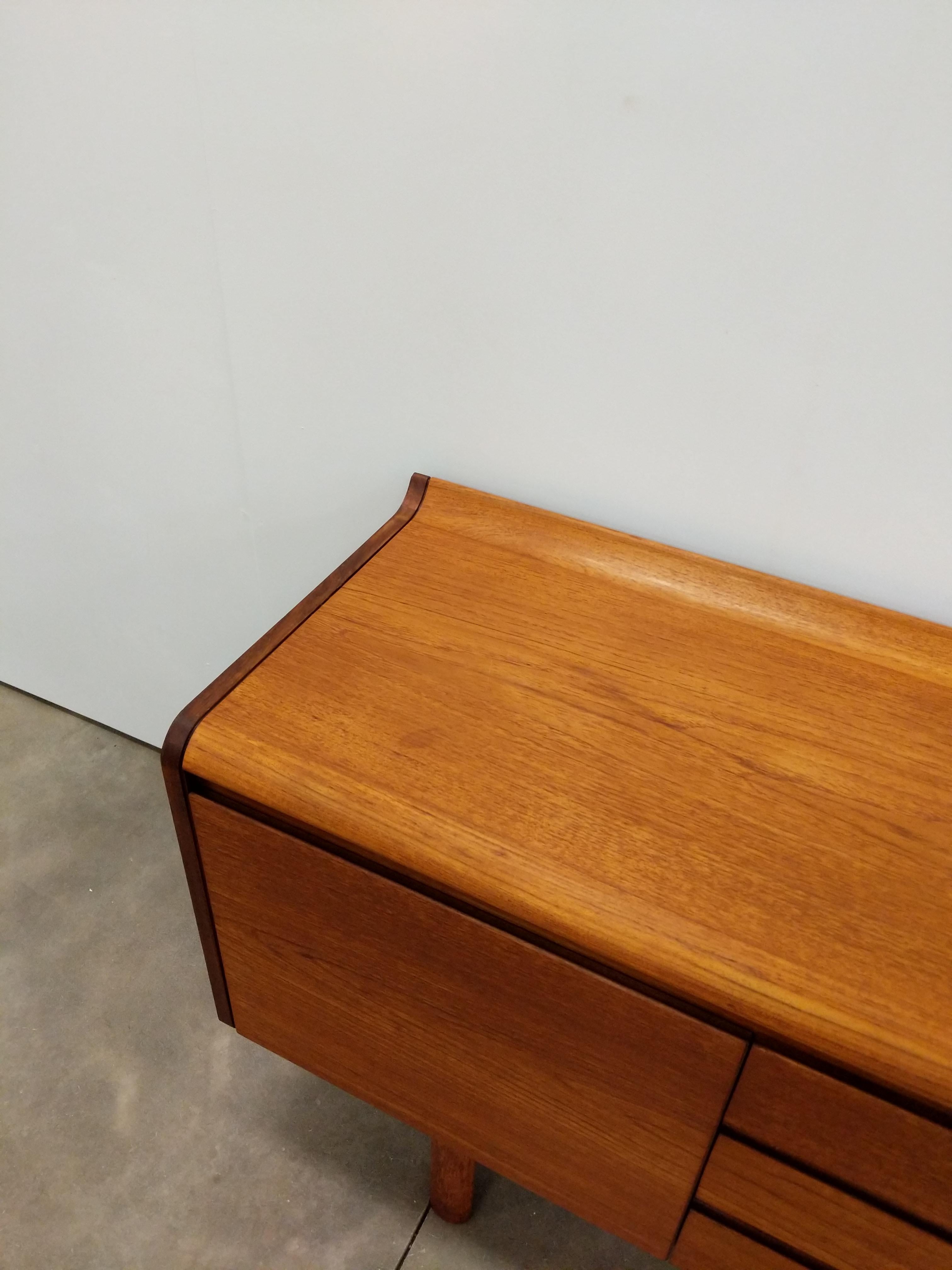 Vintage Mid Century Modern Teak Credenza by White and Newton For Sale 4
