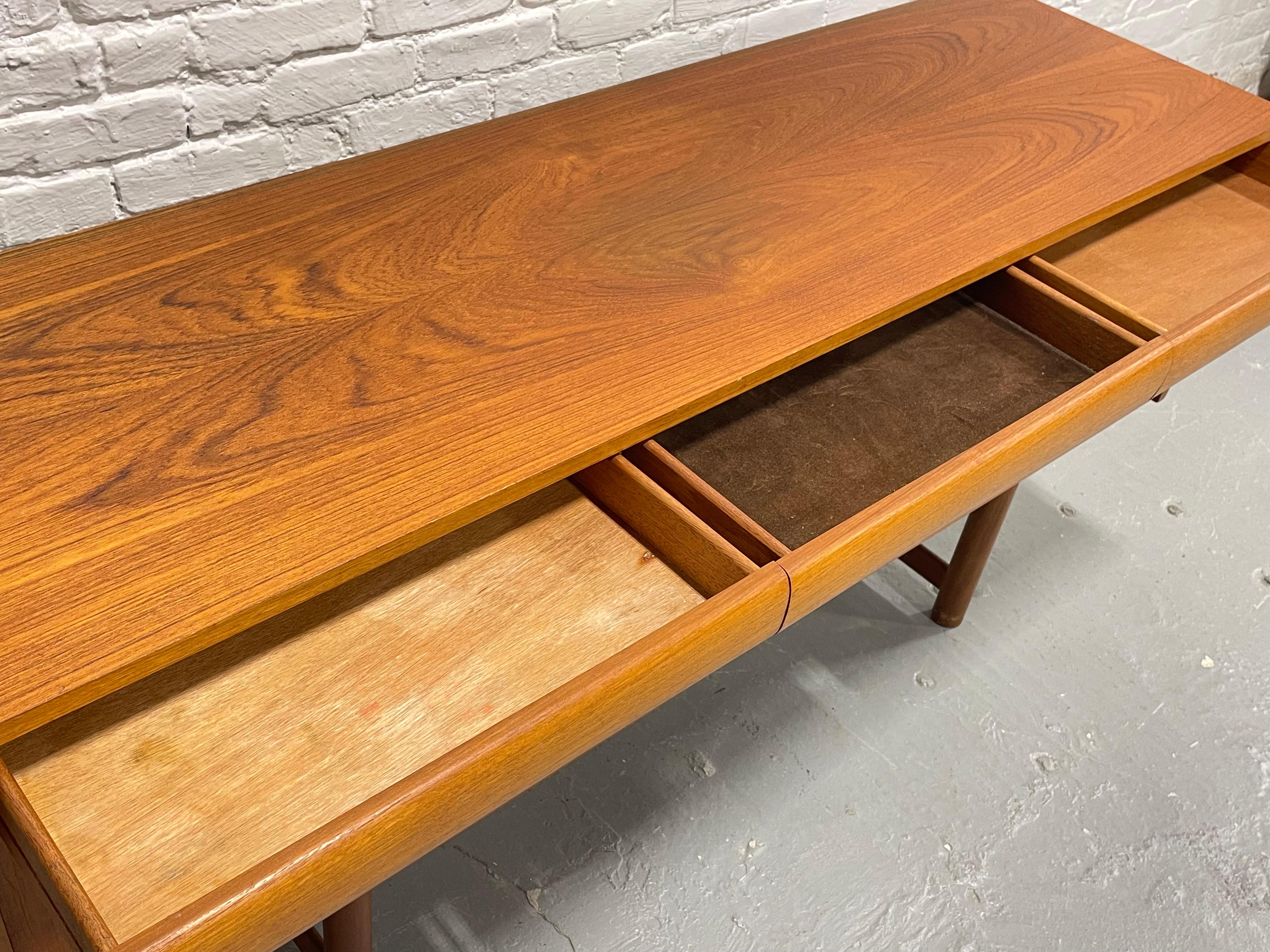 Vintage Mid Century Modern Teak CREDENZA / Sideboard by Elliotts of Newbury For Sale 9