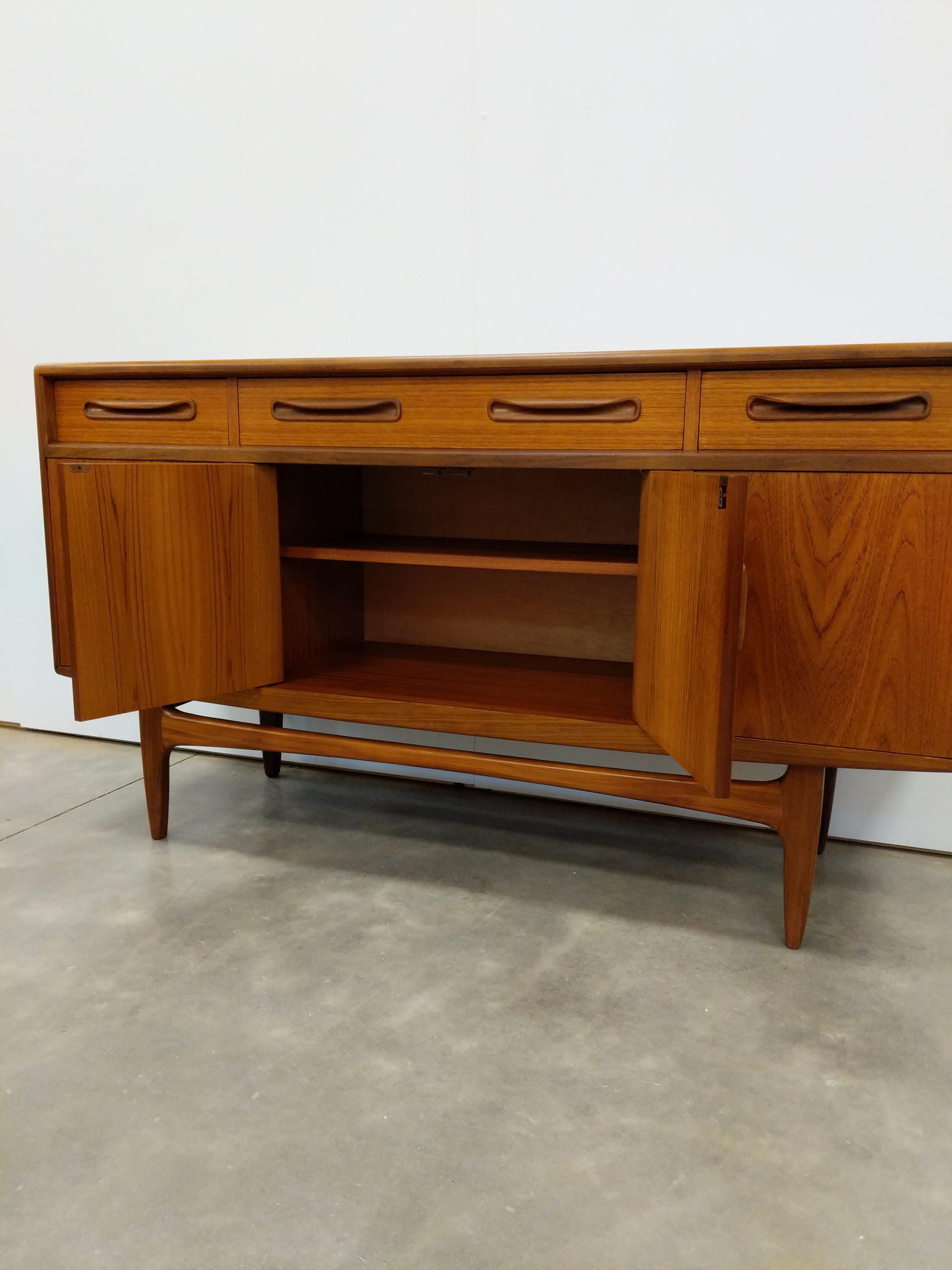 Vintage Mid Century Modern Teak Credenza / Sideboard by G Plan In Good Condition For Sale In Gardiner, NY