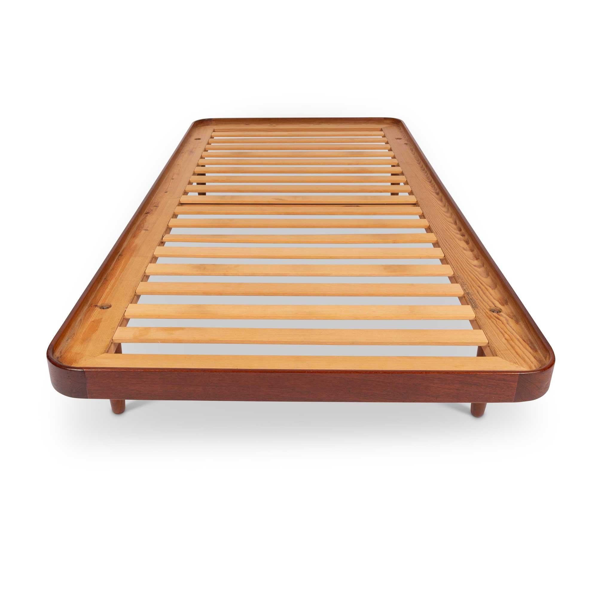 Vintage Mid-Century Modern Teak Daybed in Tufted Brown Leather 5