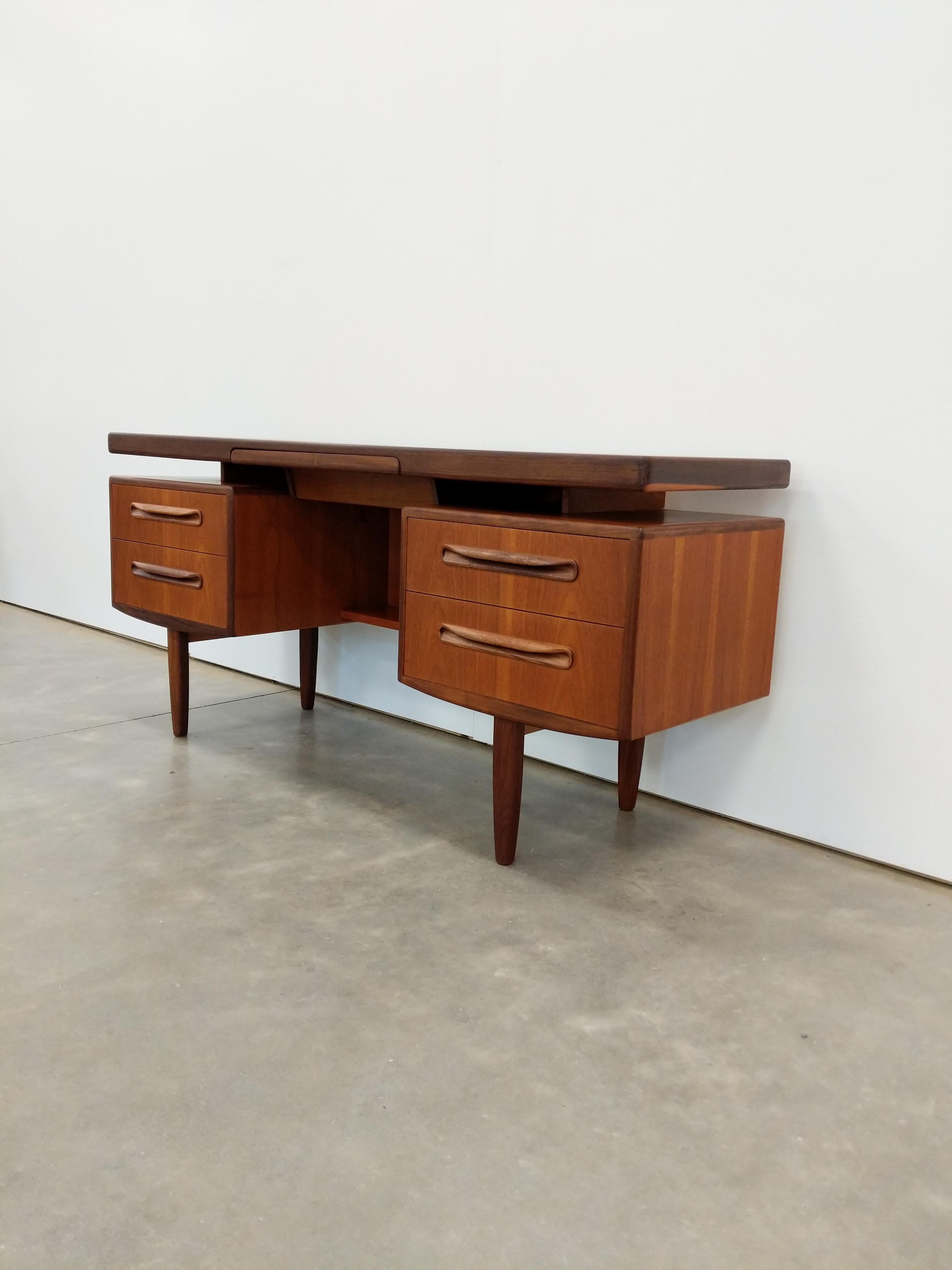 Authentic vintage mid century modern teak desk / dressing table.

