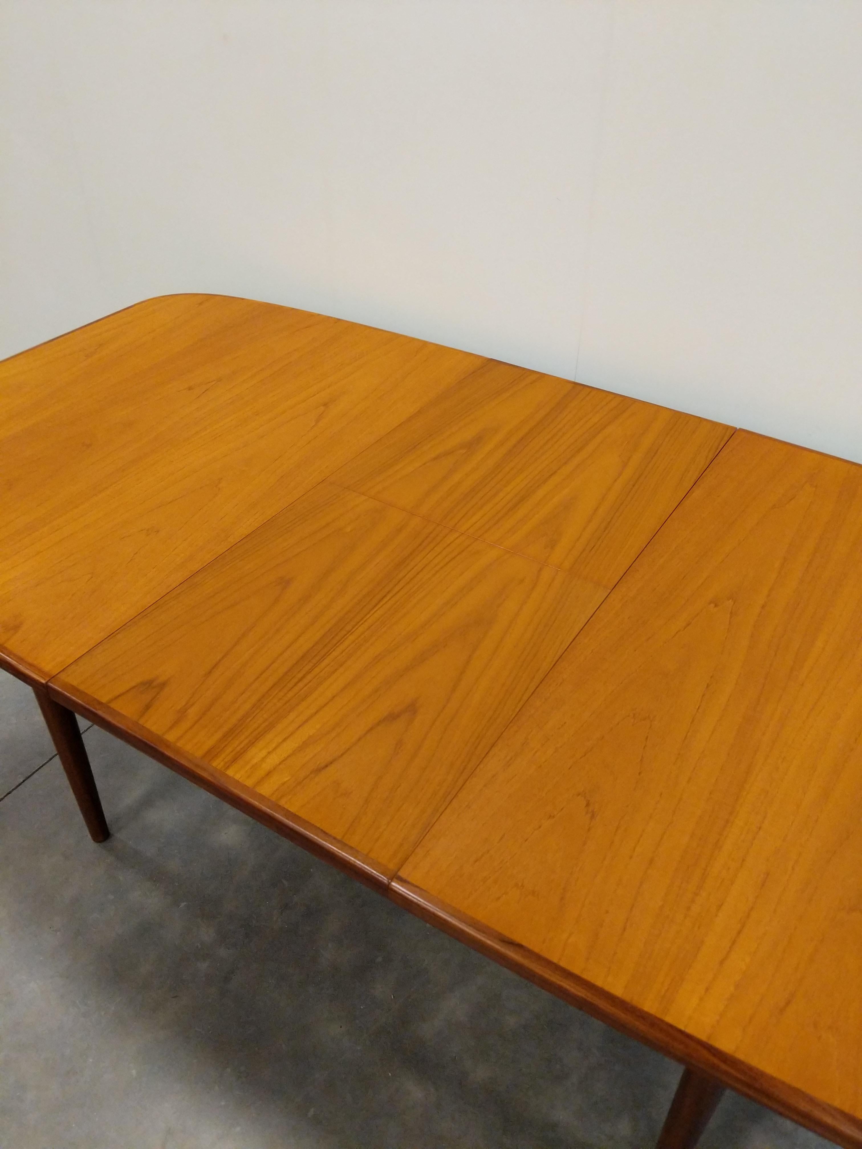 Vintage Mid Century Modern Teak Dining Table by G Plan For Sale 4
